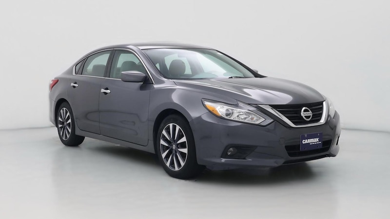 2017 Nissan Altima SV Hero Image