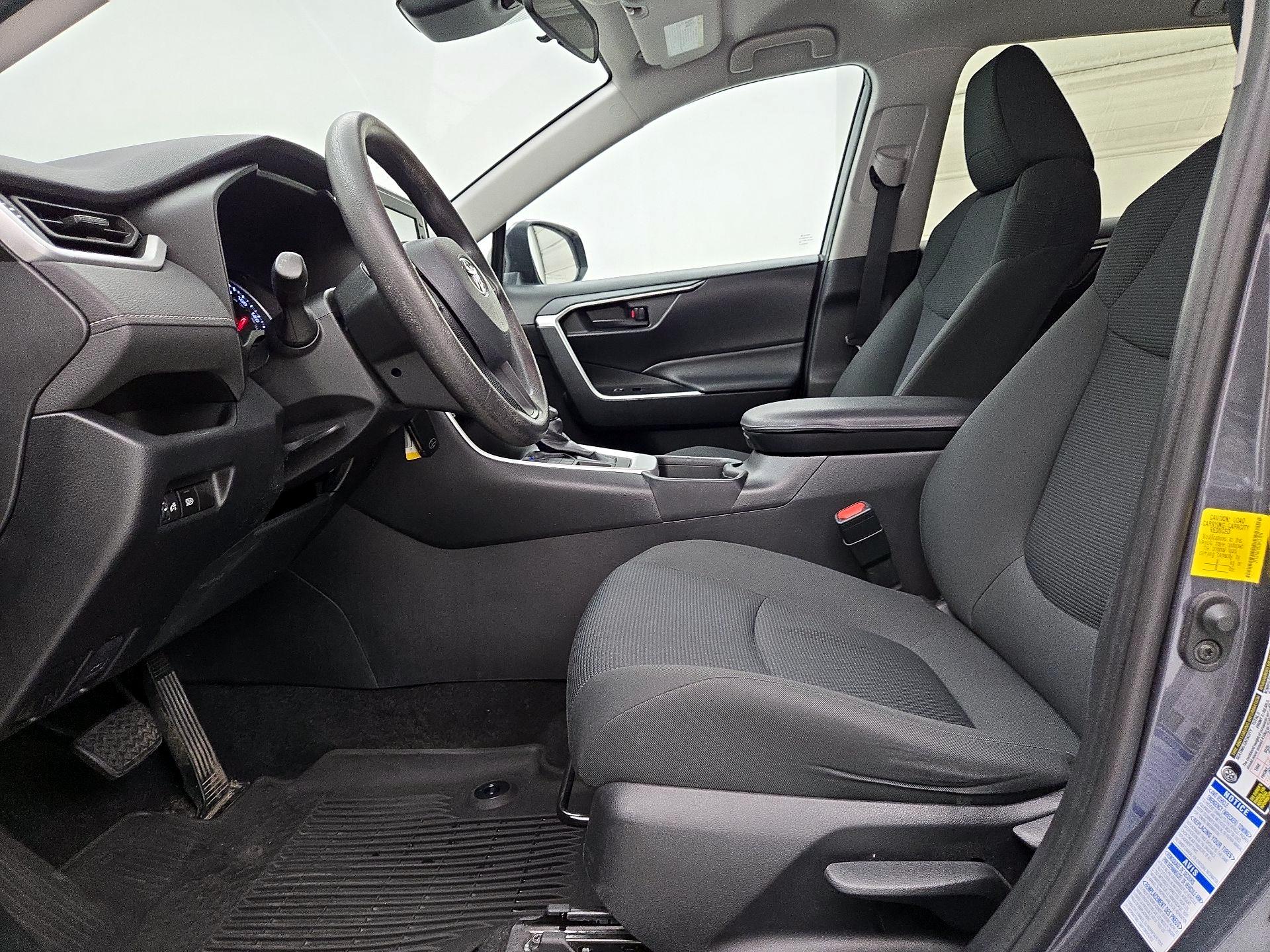 Thumbnail: 2020 Toyota RAV4 - 11