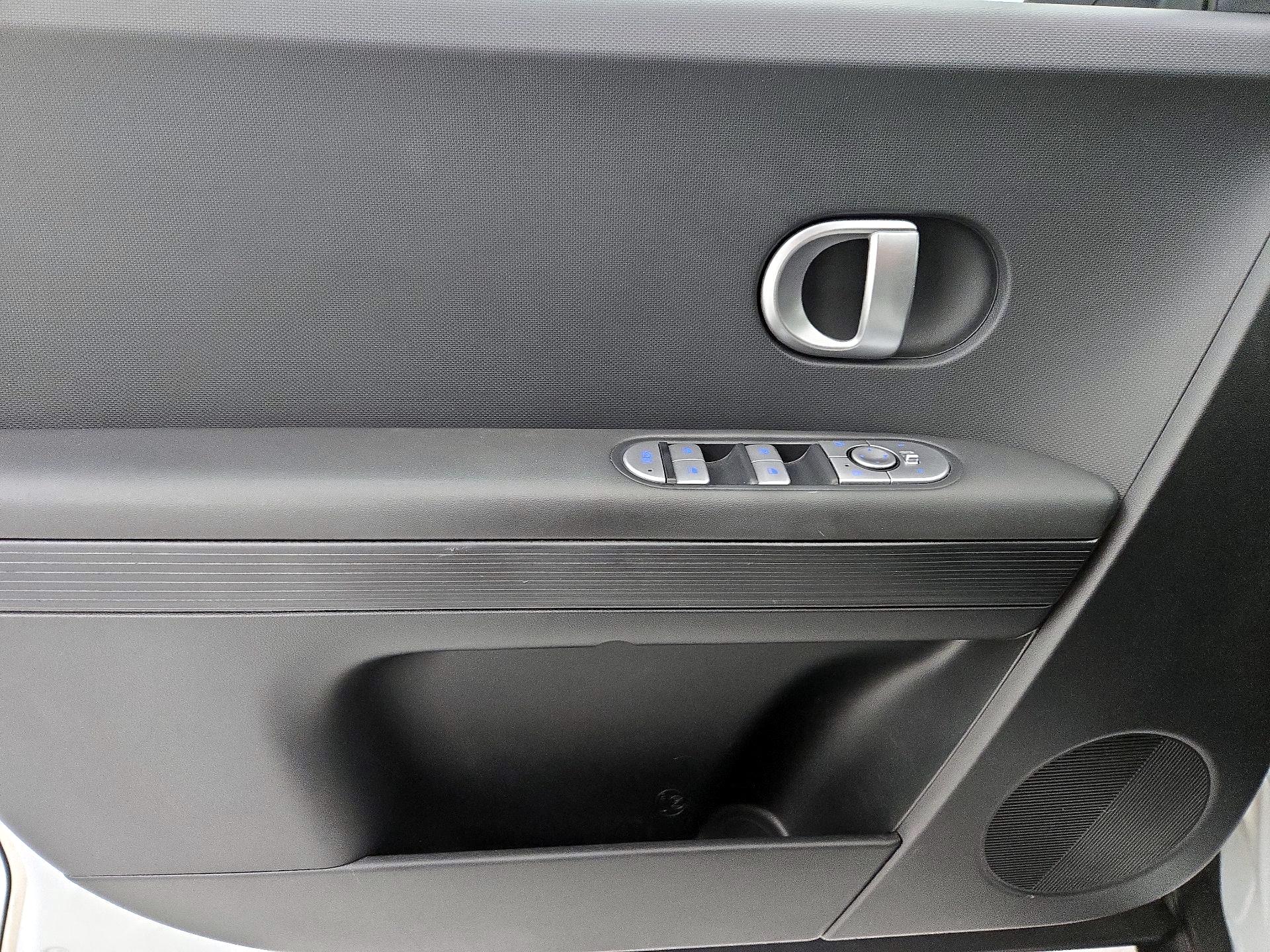 Thumbnail: 2022 Hyundai Ioniq 5 - 12