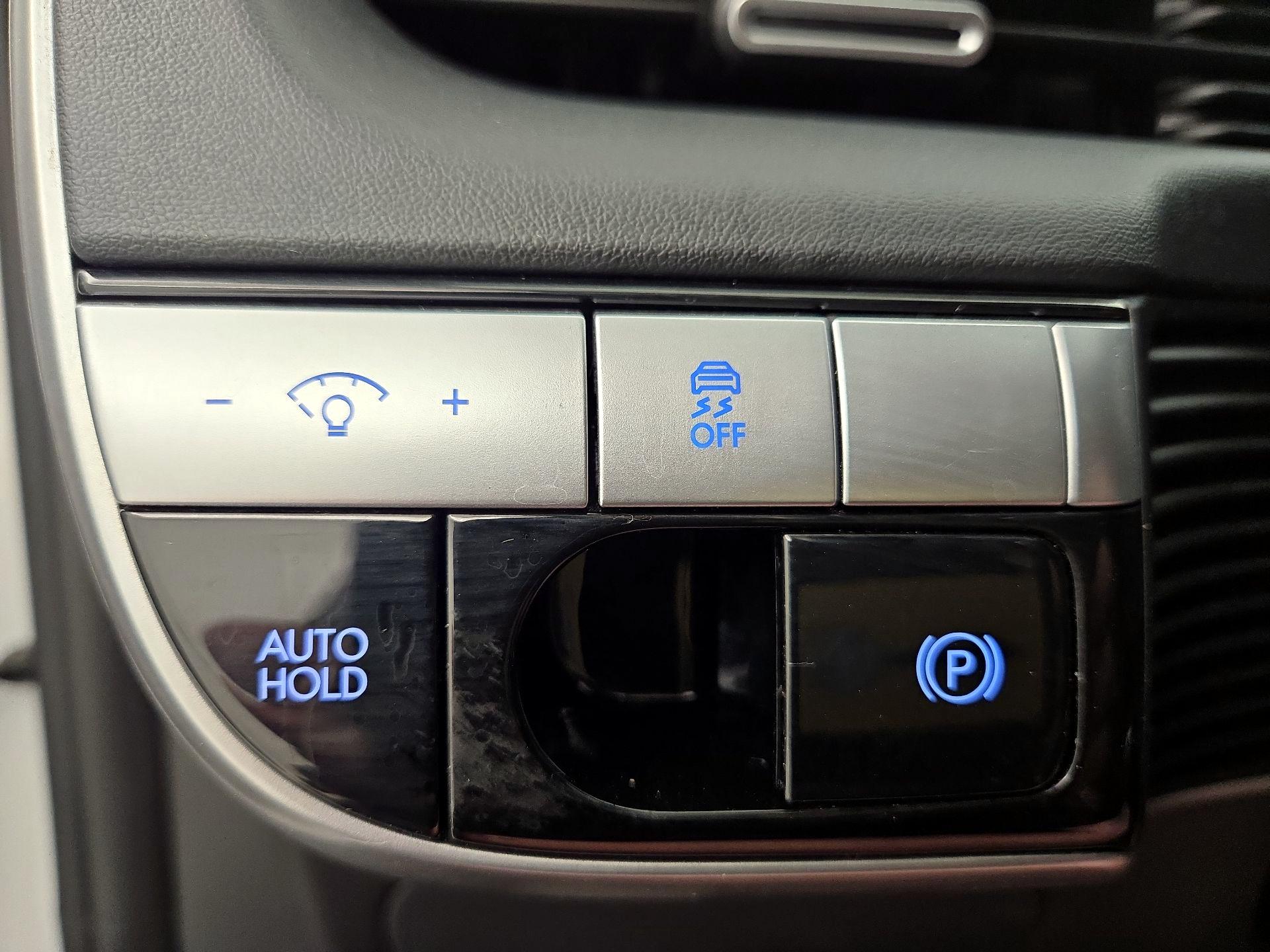 Thumbnail: 2022 Hyundai Ioniq 5 - 13