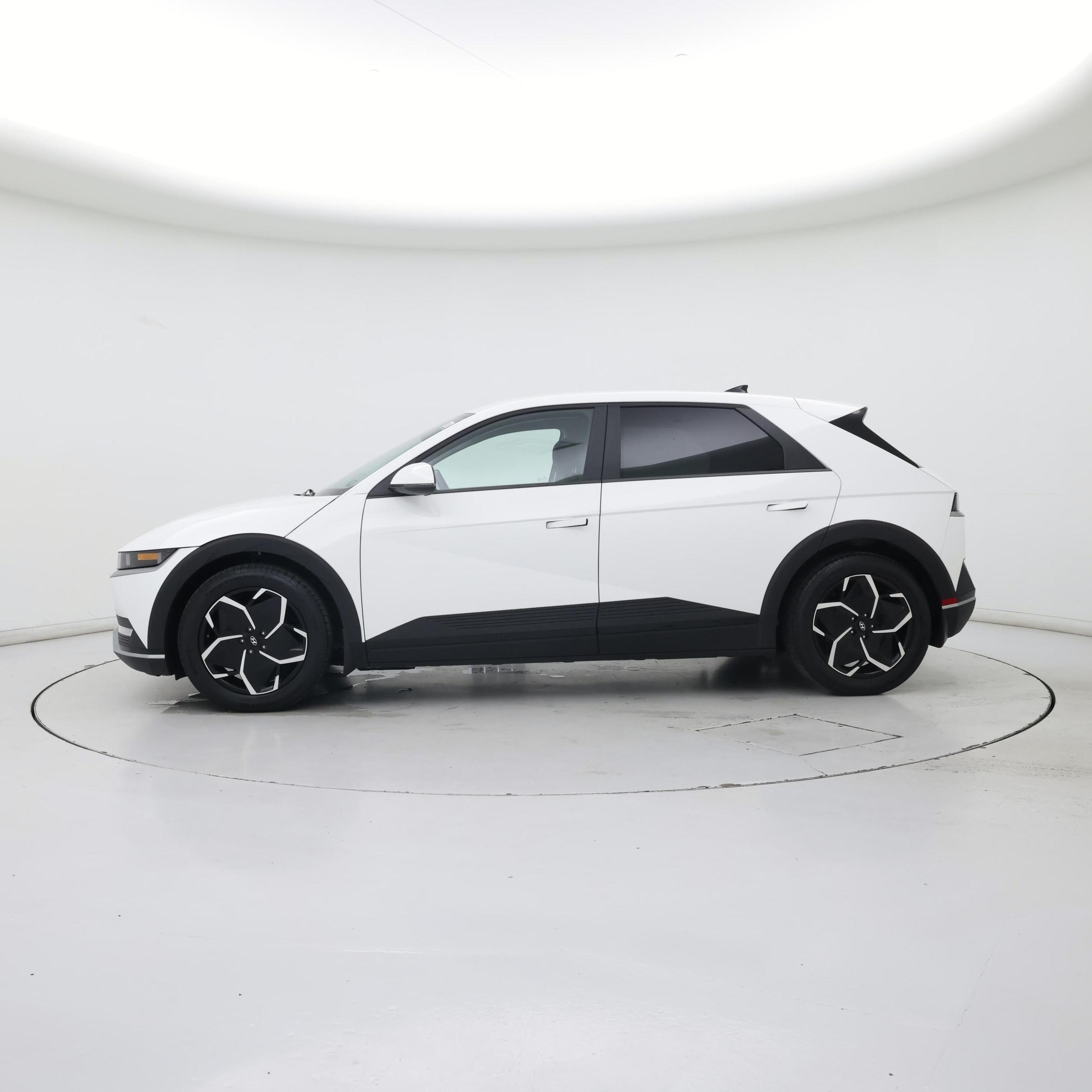 Thumbnail: 2022 Hyundai Ioniq 5 - 3