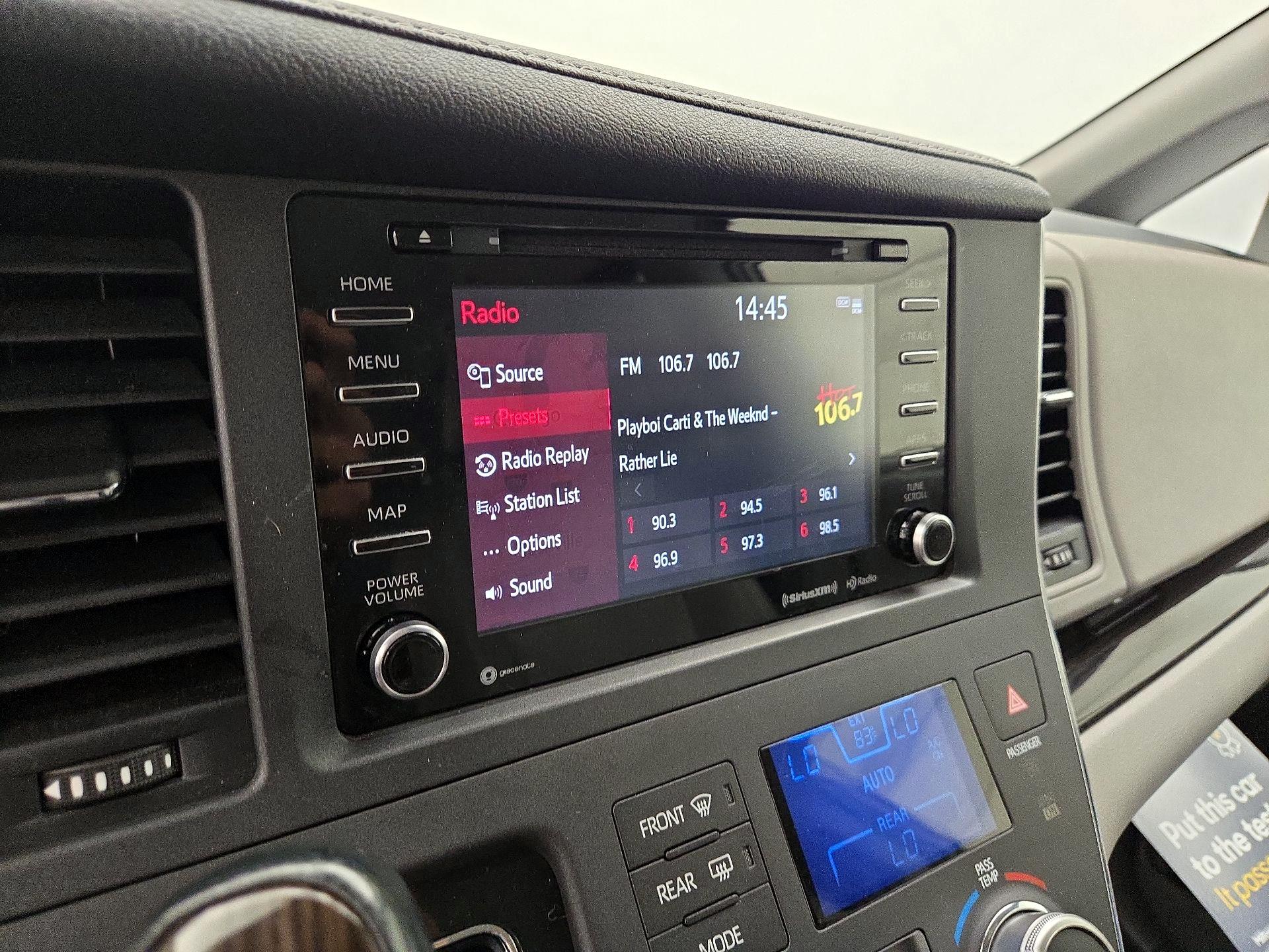 Thumbnail: 2018 Toyota Sienna - 16