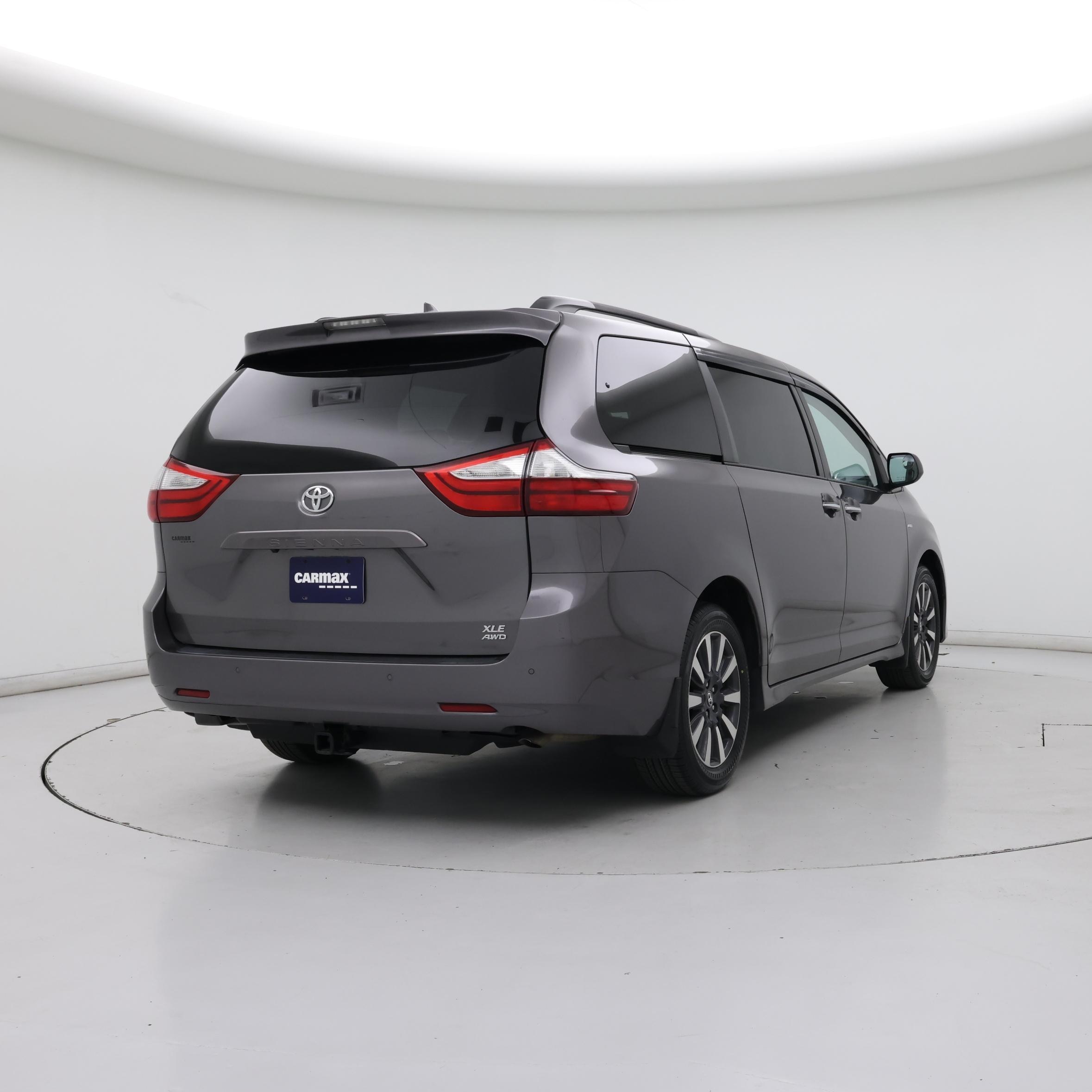 Thumbnail: 2018 Toyota Sienna - 8