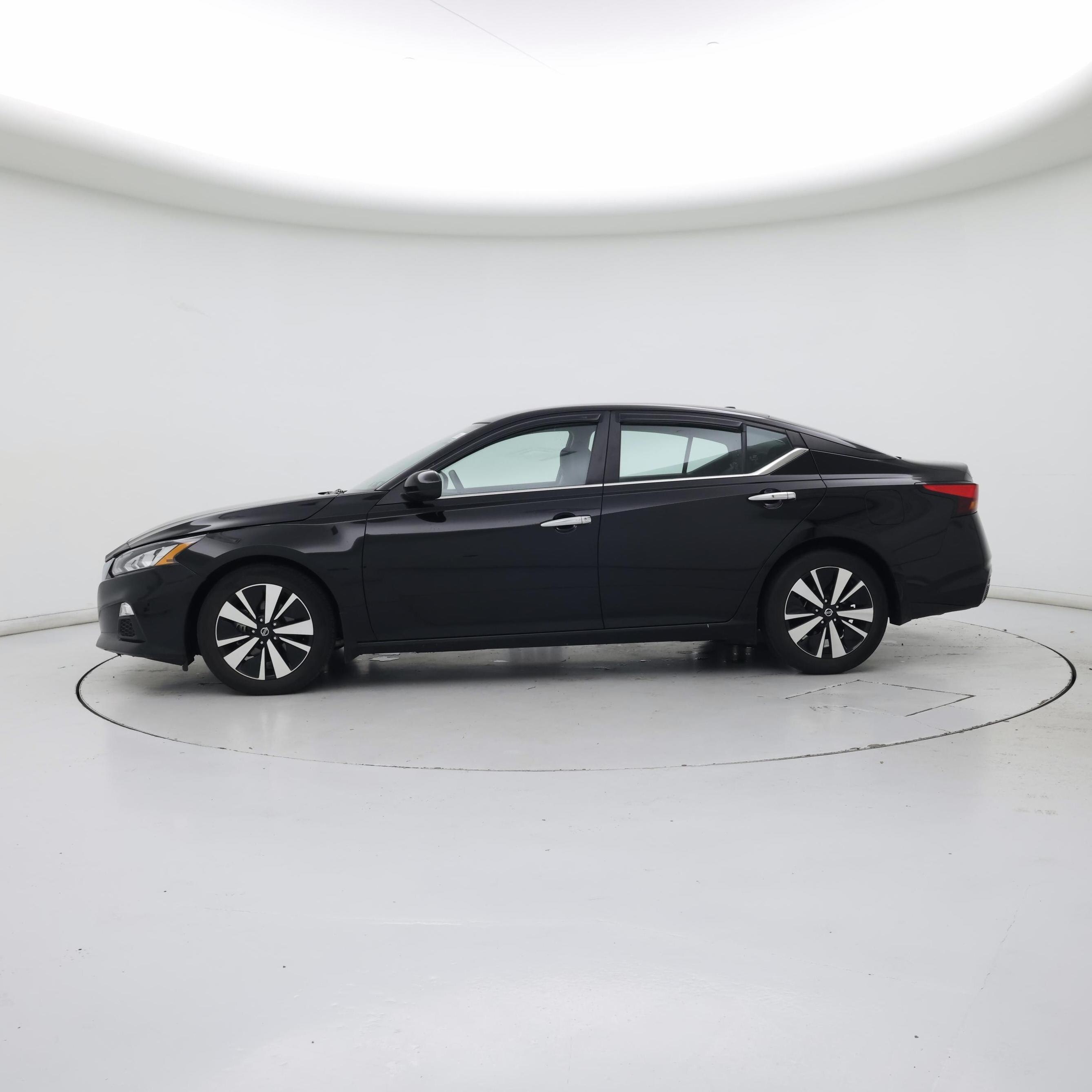 Thumbnail: 2022 Nissan Altima - 3