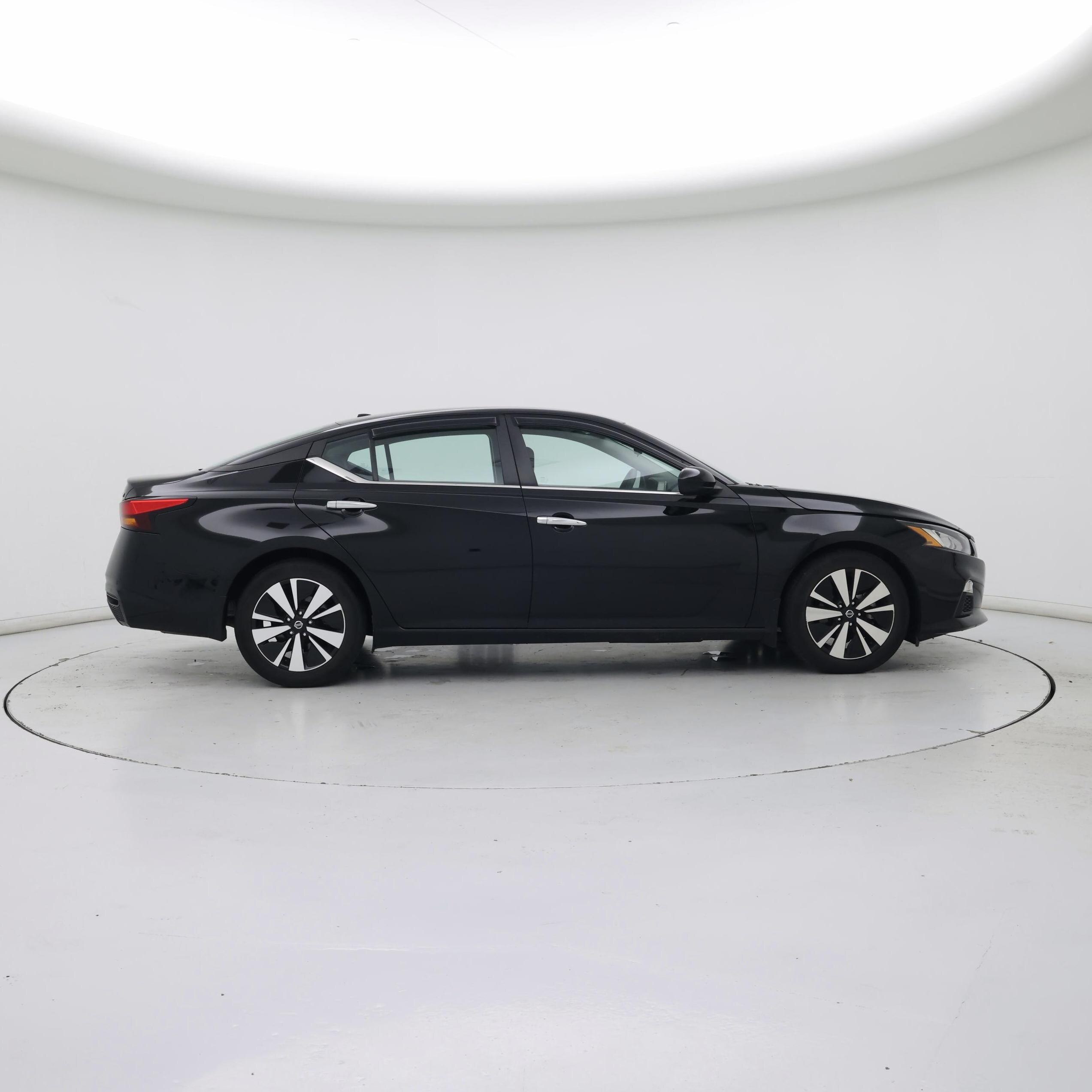 Thumbnail: 2022 Nissan Altima - 7