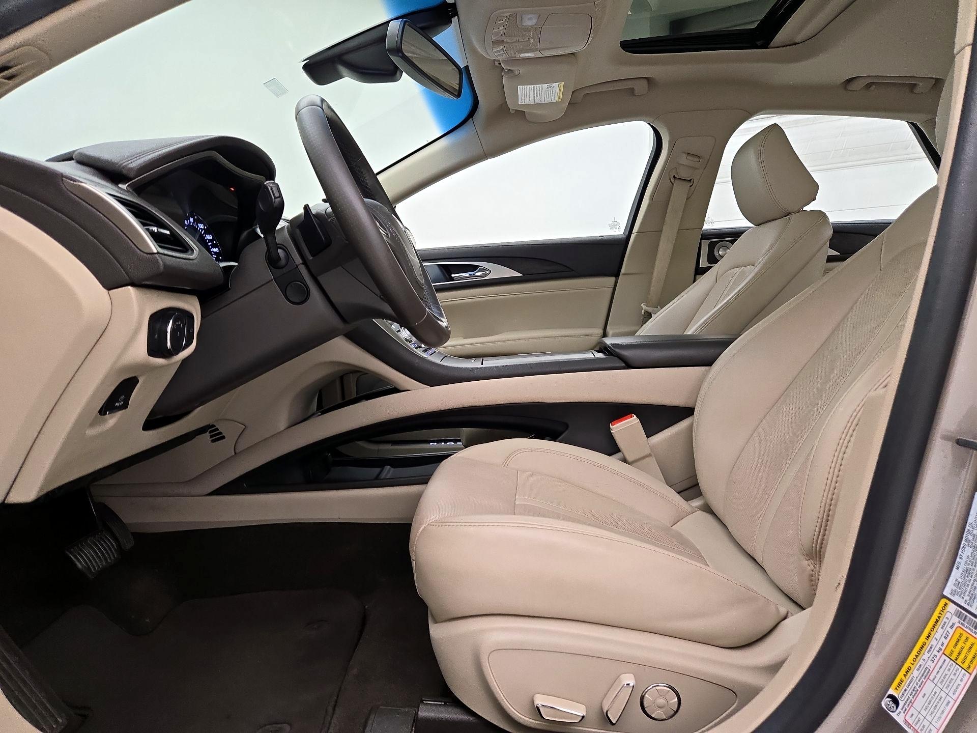 Thumbnail: 2020 Lincoln MKZ - 11