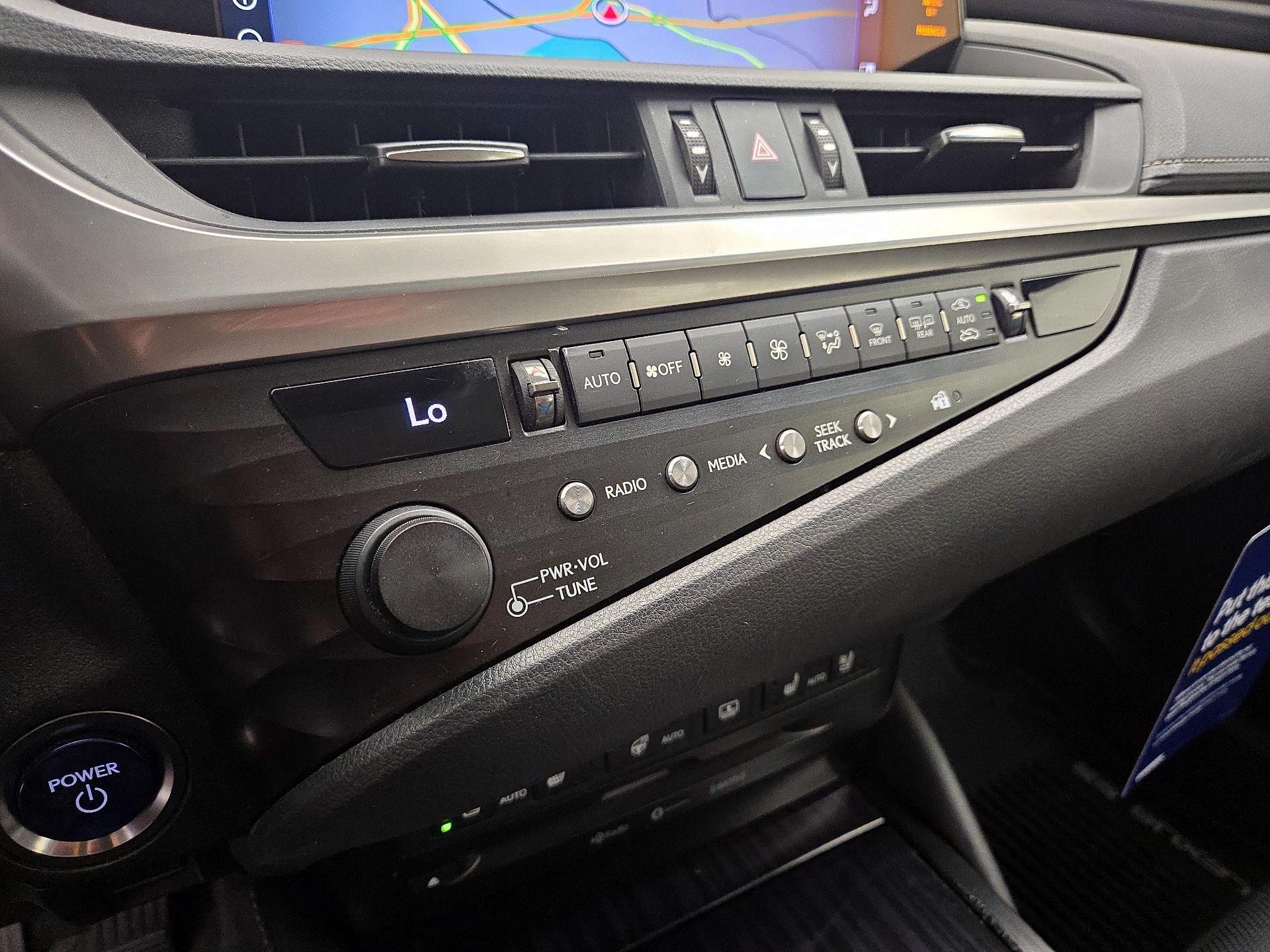 Thumbnail: 2020 Lexus ES - 17
