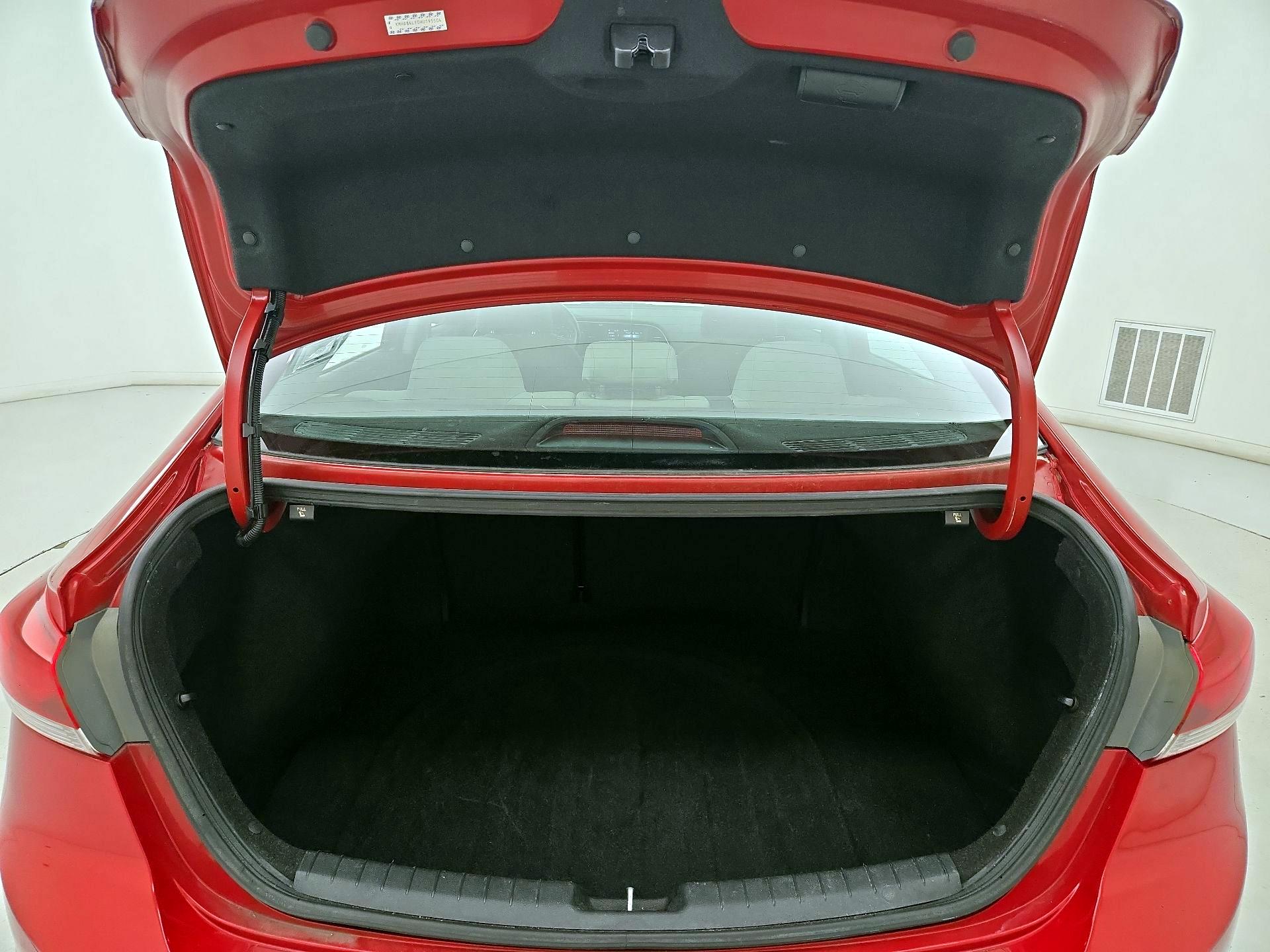 Thumbnail: 2017 Hyundai Elantra - 19
