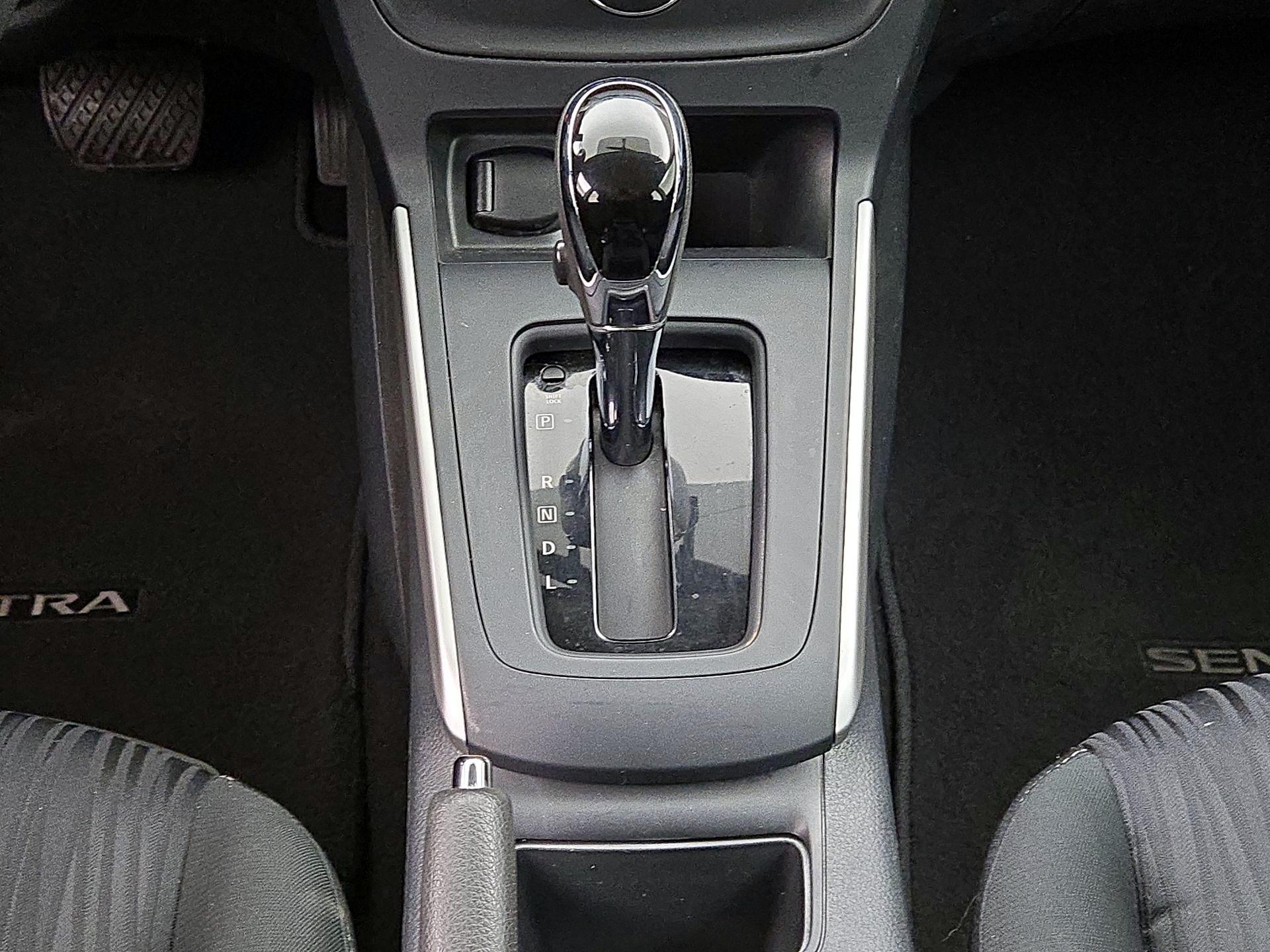 Thumbnail: 2019 Nissan Sentra - 16