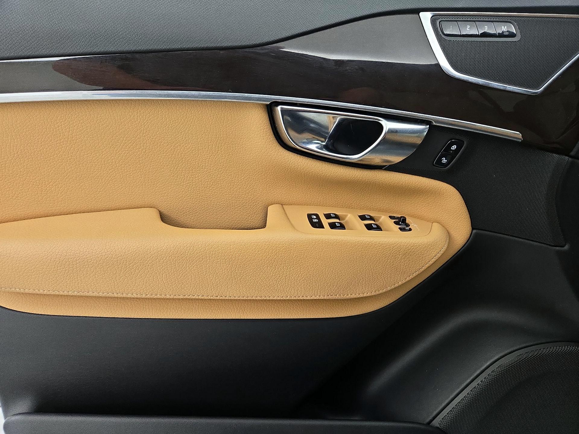 Thumbnail: 2019 Volvo XC90 - 12