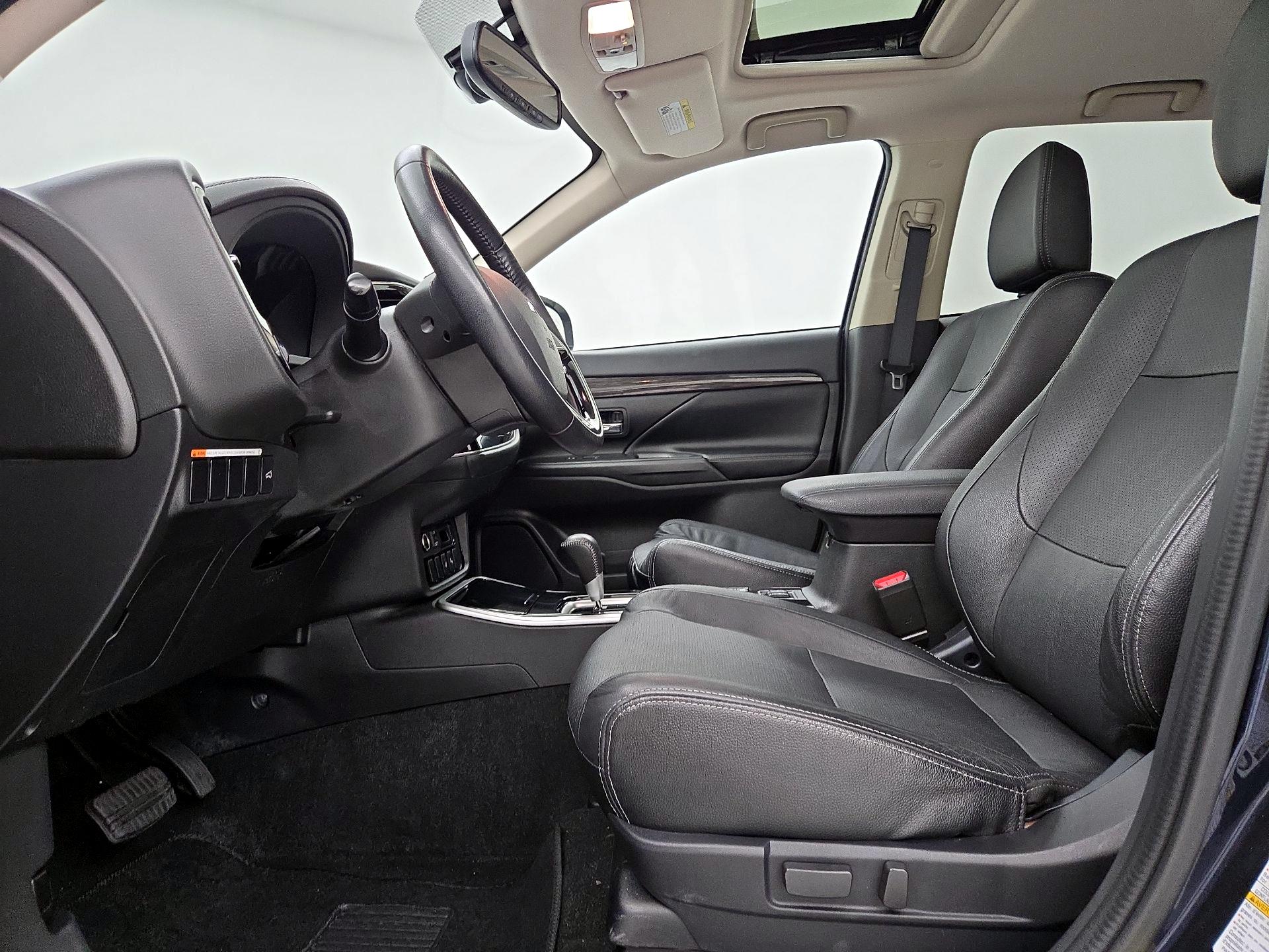 Thumbnail: 2018 Mitsubishi Outlander - 11
