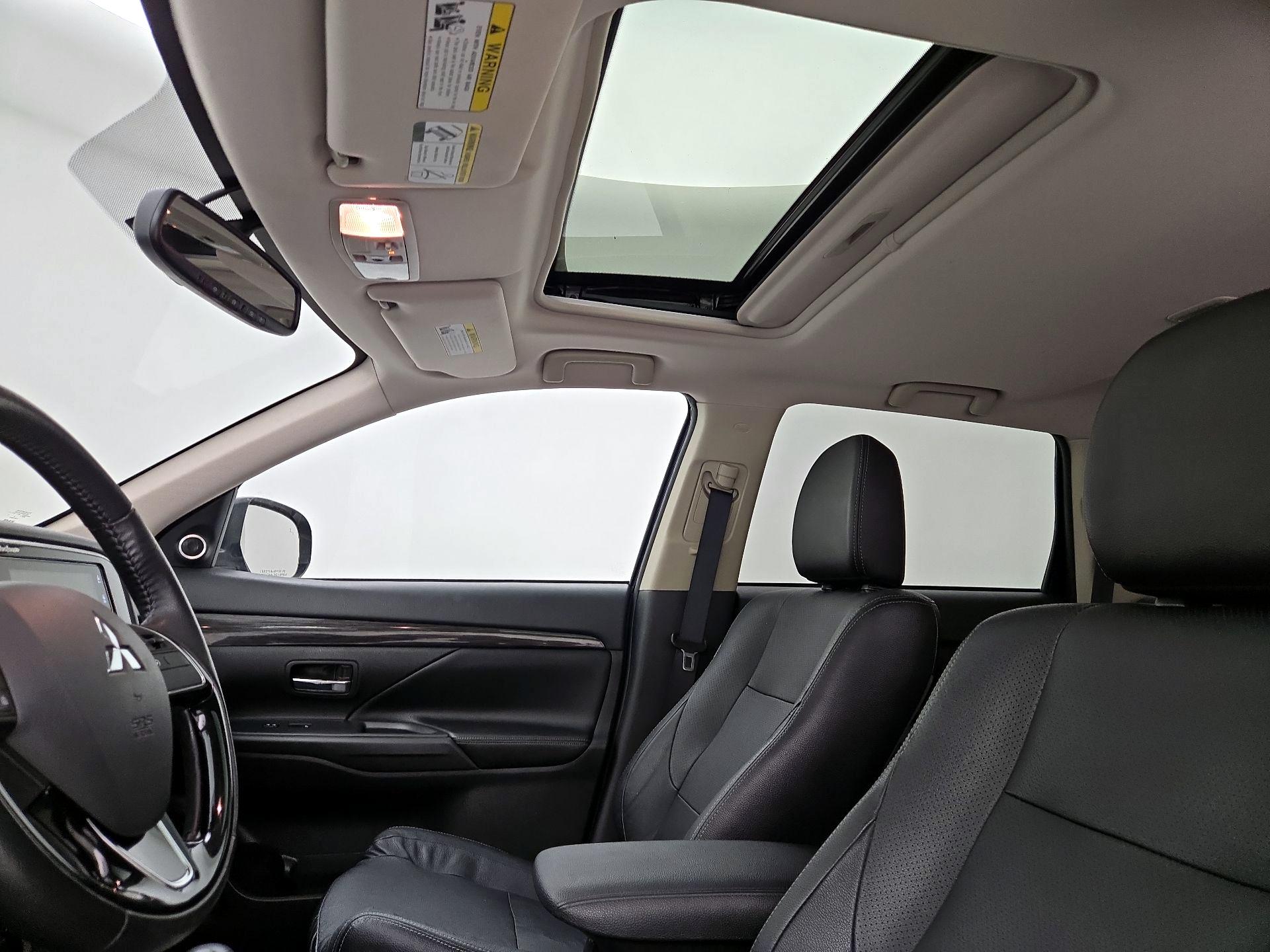 Thumbnail: 2018 Mitsubishi Outlander - 18