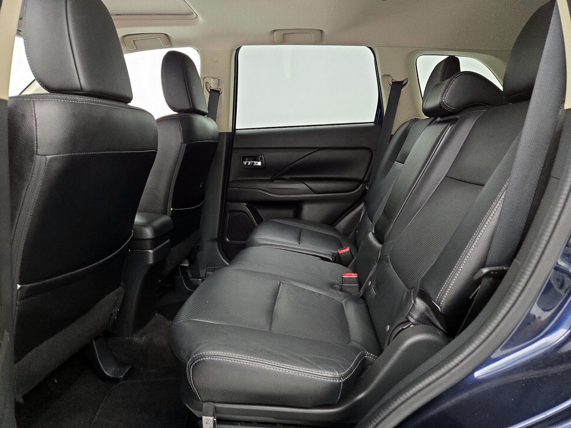 Thumbnail: 2018 Mitsubishi Outlander - 19
