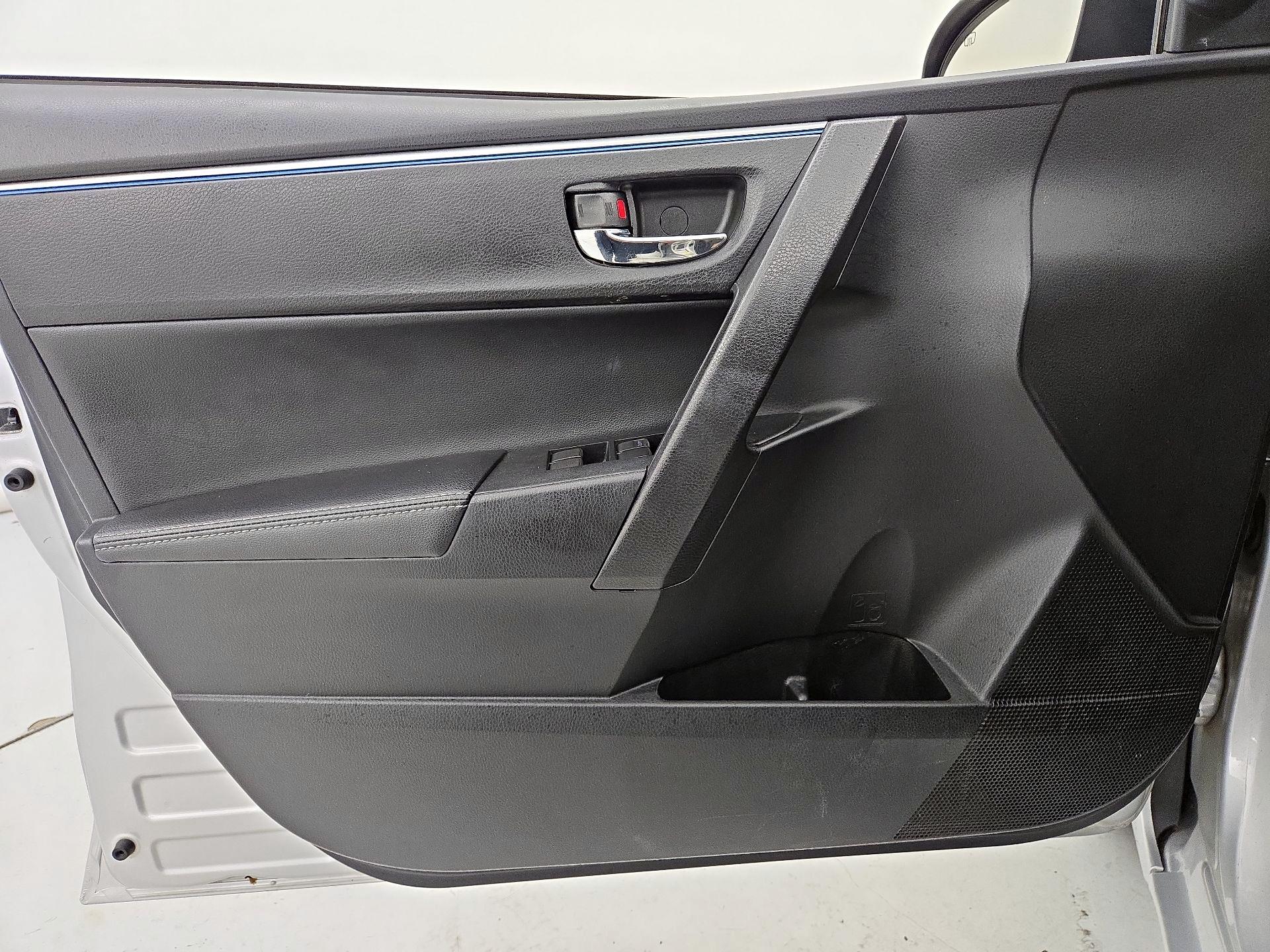 Thumbnail: 2015 Toyota Corolla - 12