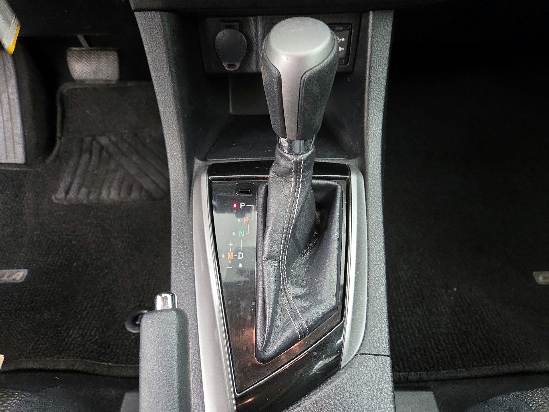 Thumbnail: 2015 Toyota Corolla - 17