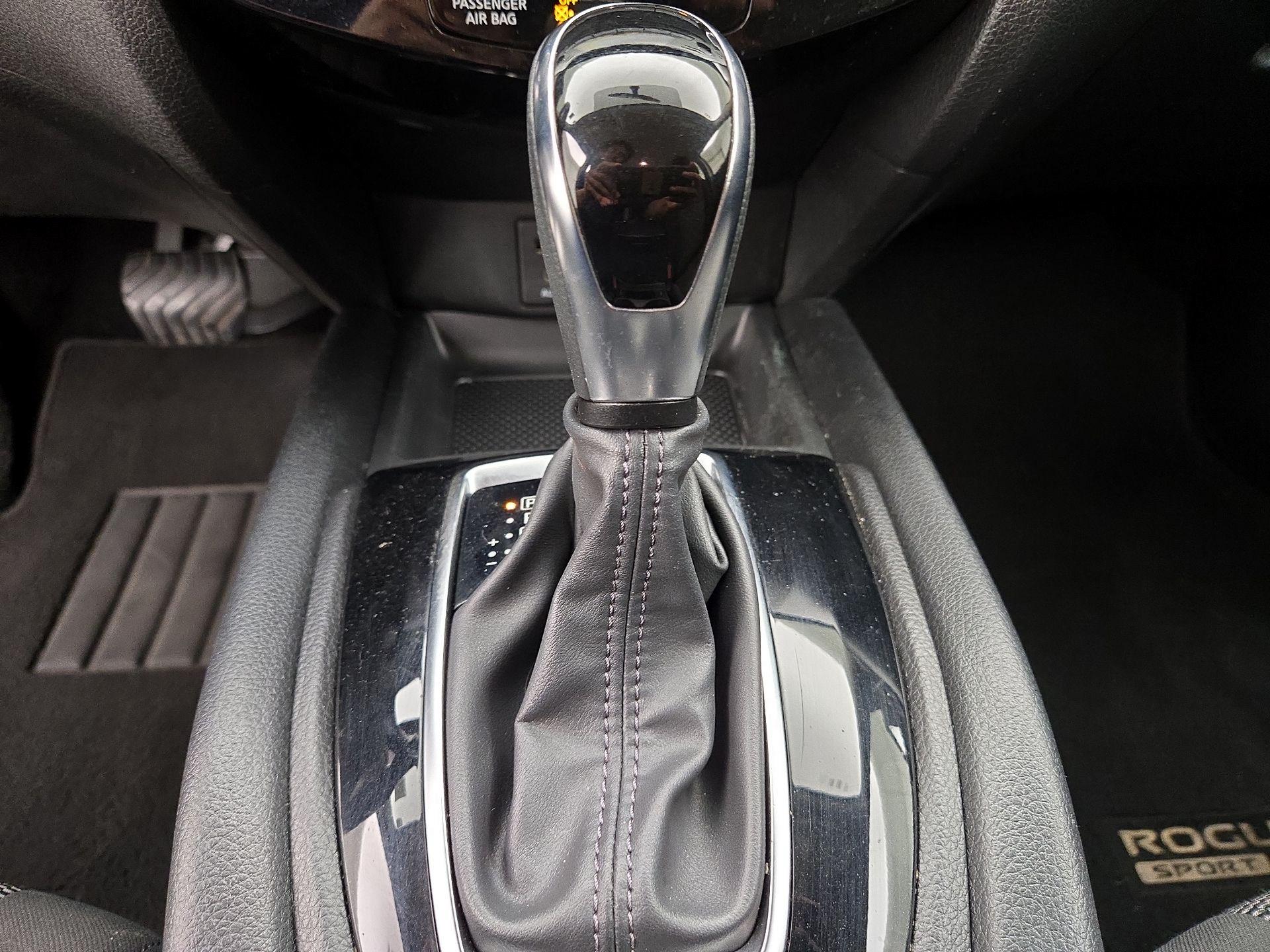 Thumbnail: 2017 Nissan Rogue Sport - 17