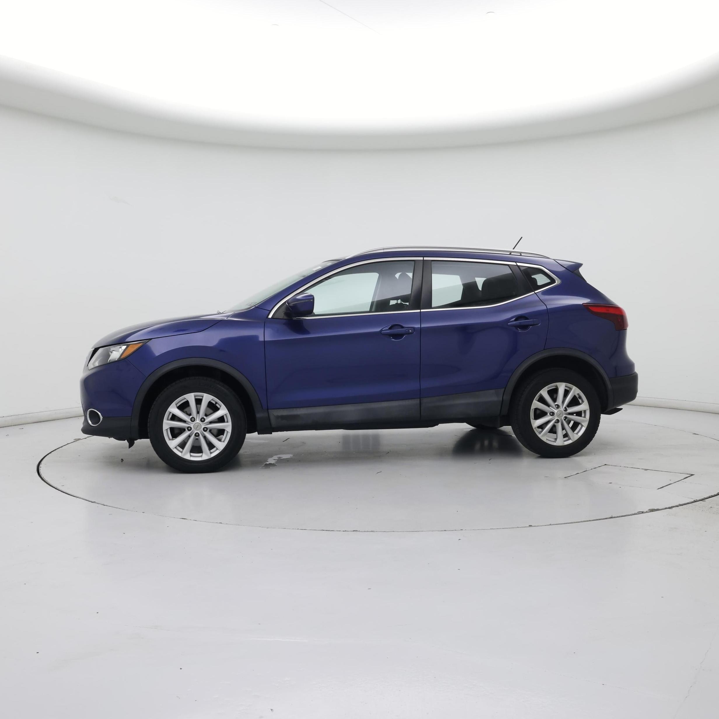 Thumbnail: 2017 Nissan Rogue Sport - 3
