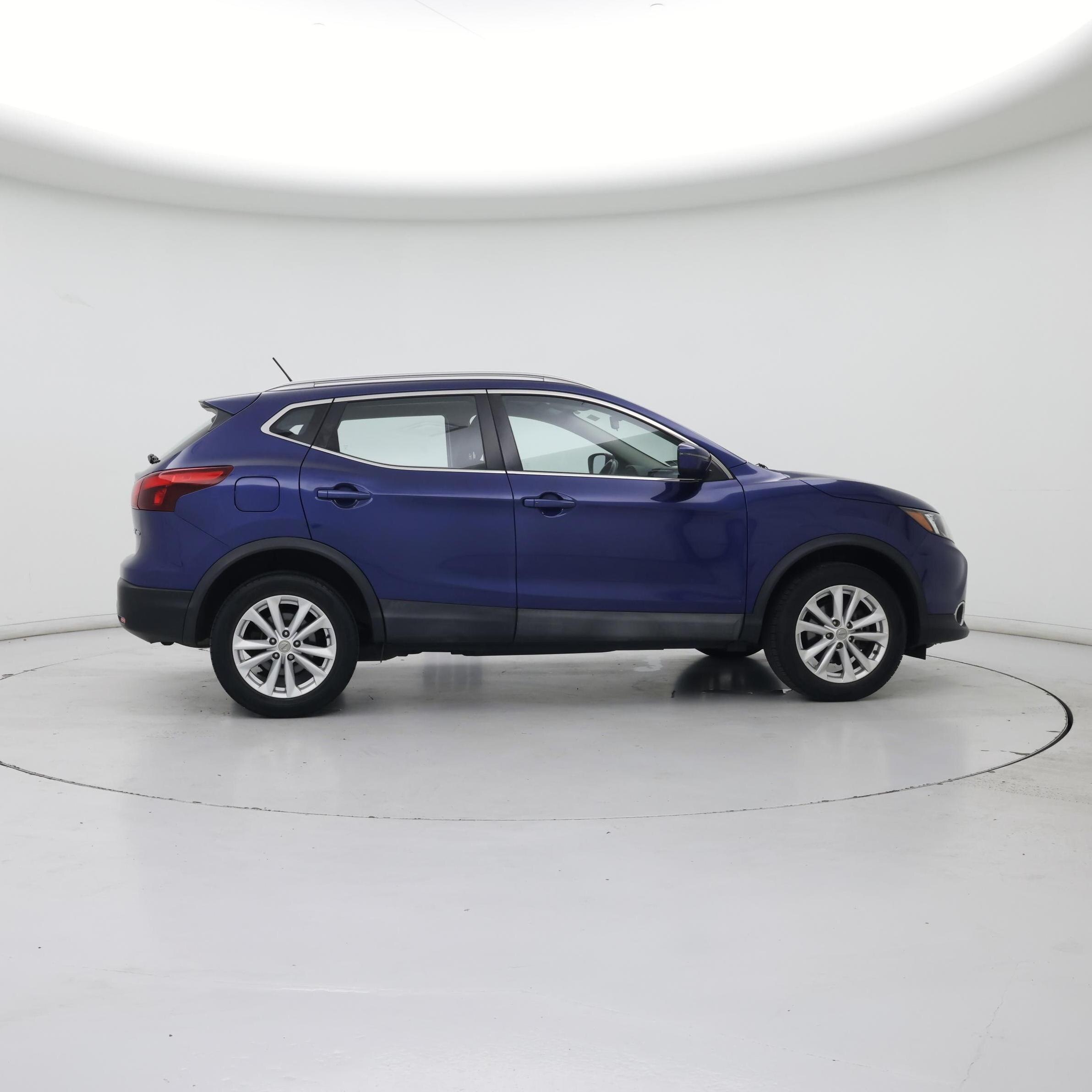 Thumbnail: 2017 Nissan Rogue Sport - 7