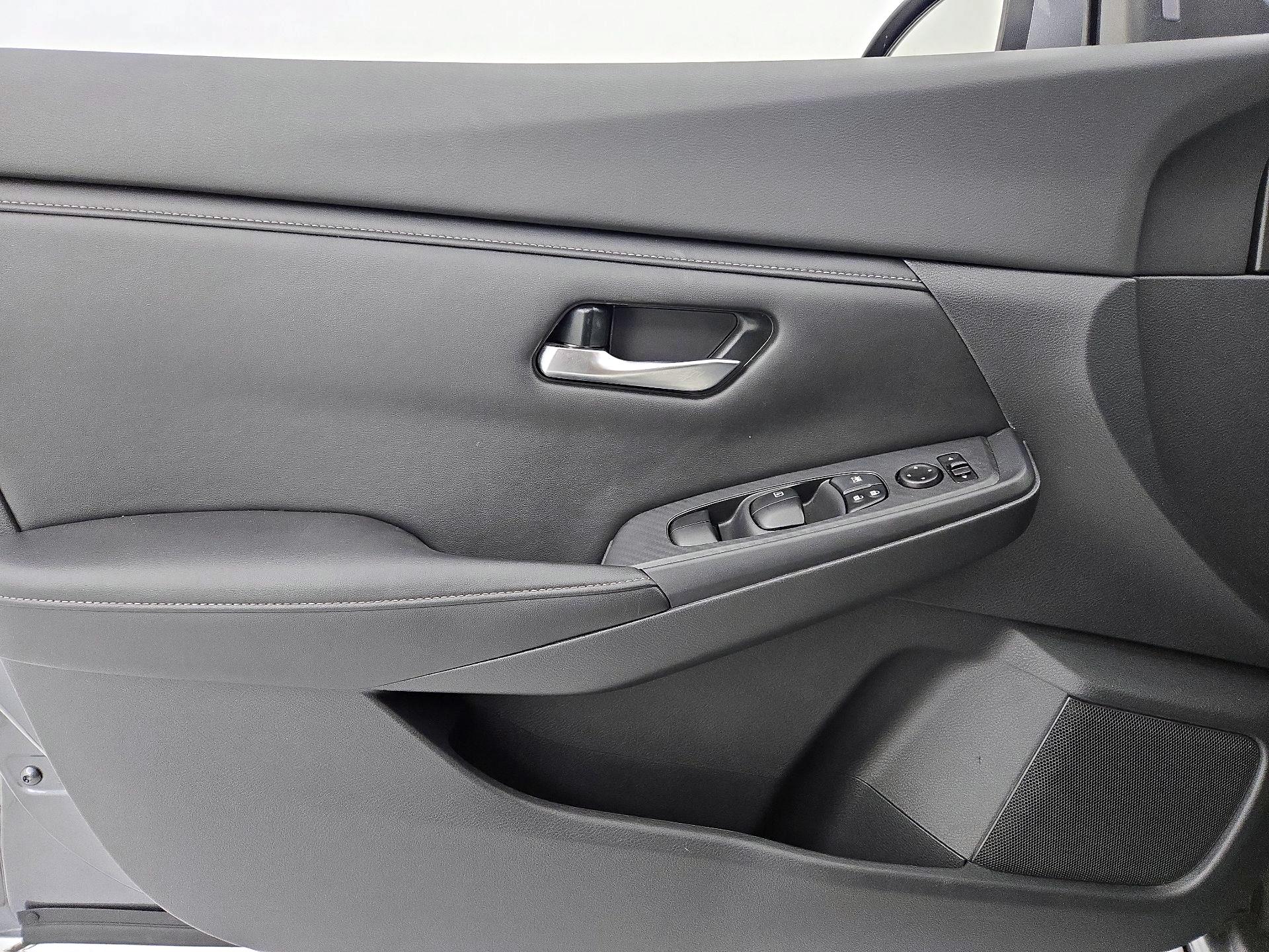 Thumbnail: 2020 Nissan Sentra - 12