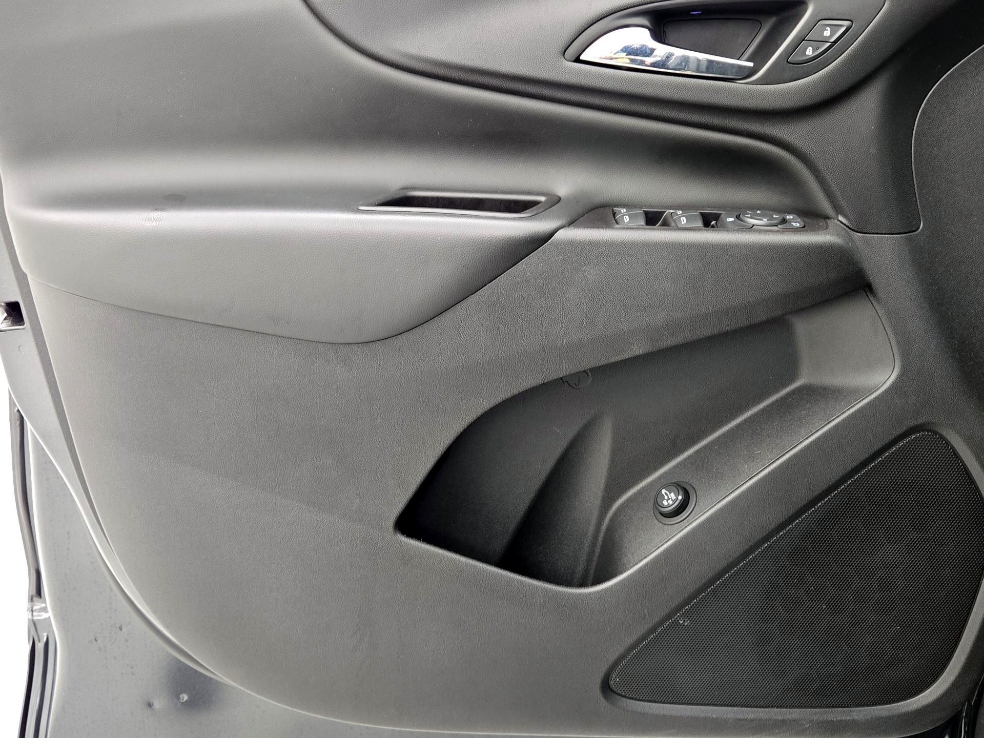 Thumbnail: 2020 Chevrolet Equinox - 12