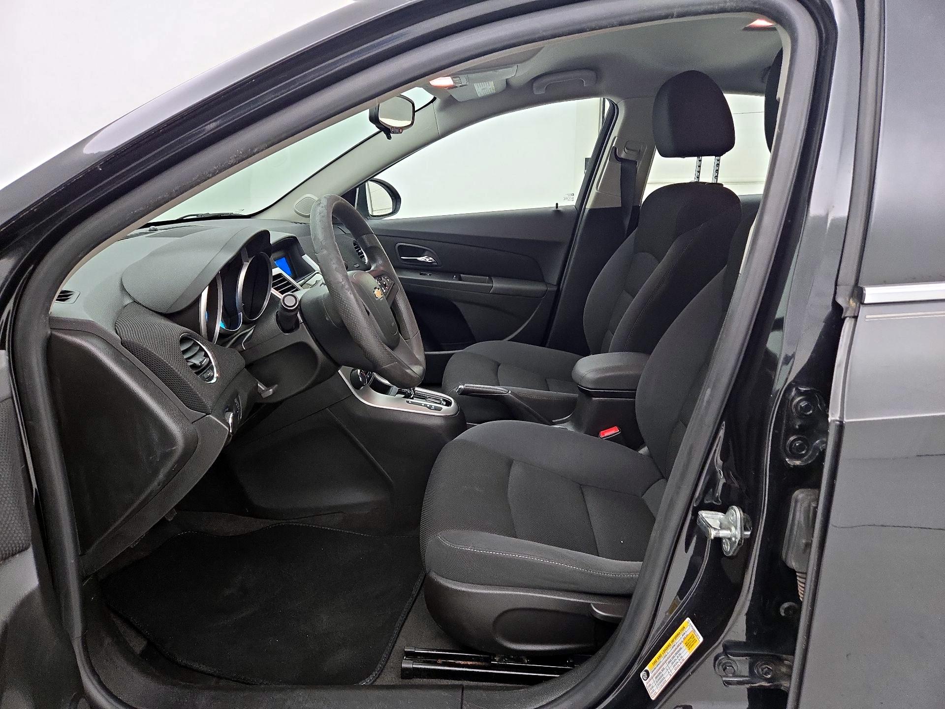 Thumbnail: 2016 Chevrolet Cruze - 9