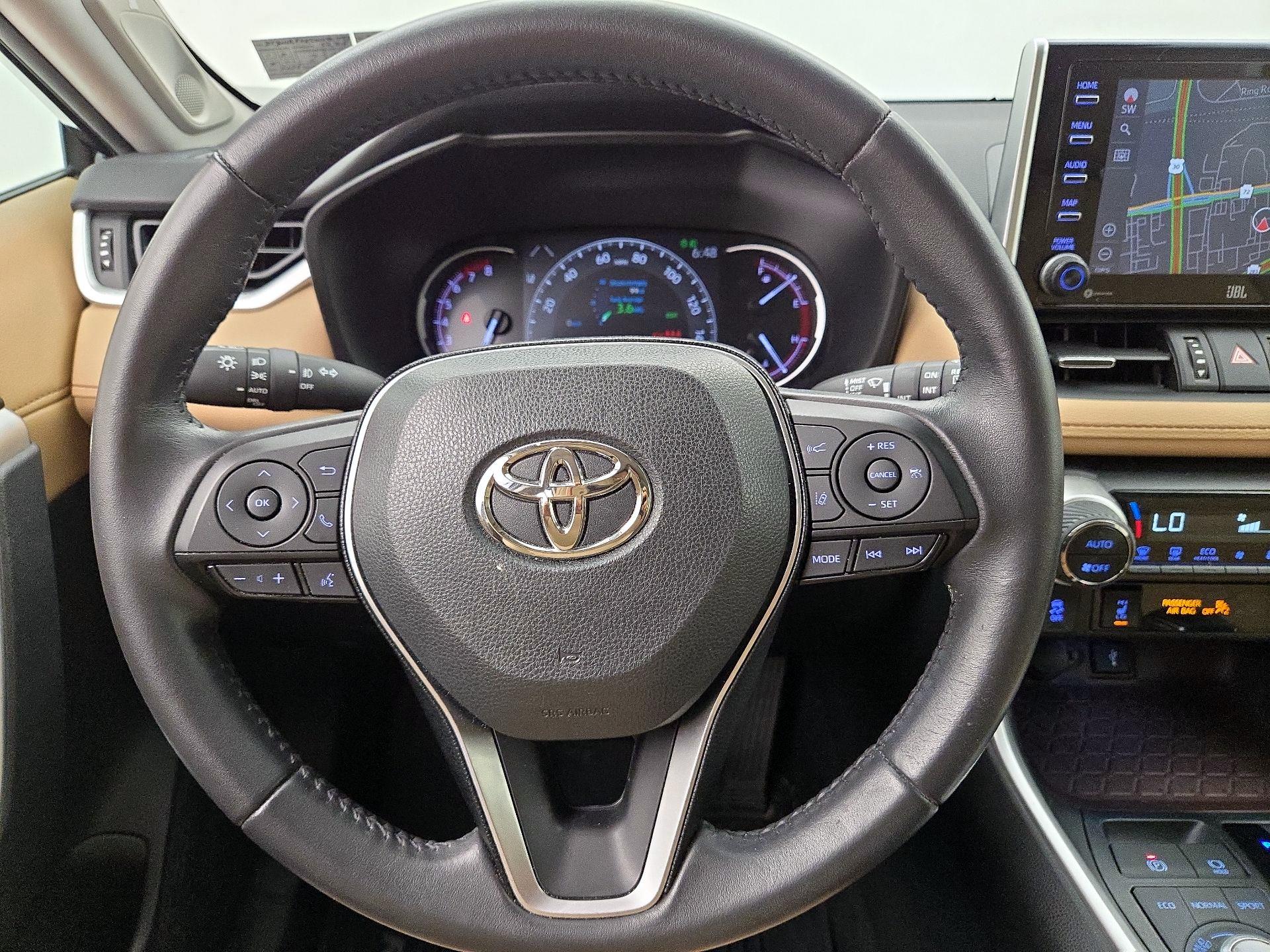 Thumbnail: 2020 Toyota RAV4 - 10