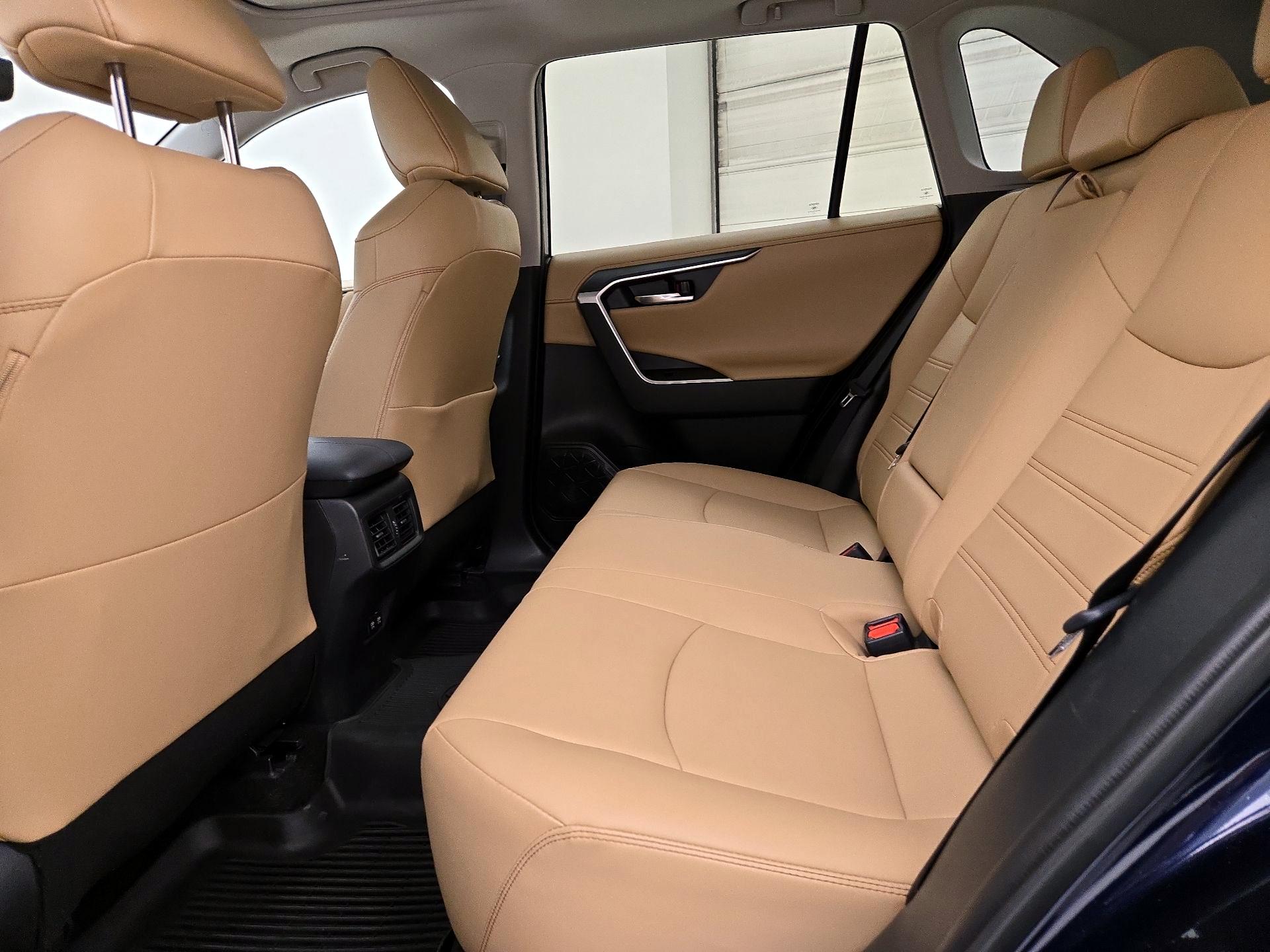 Thumbnail: 2020 Toyota RAV4 - 20