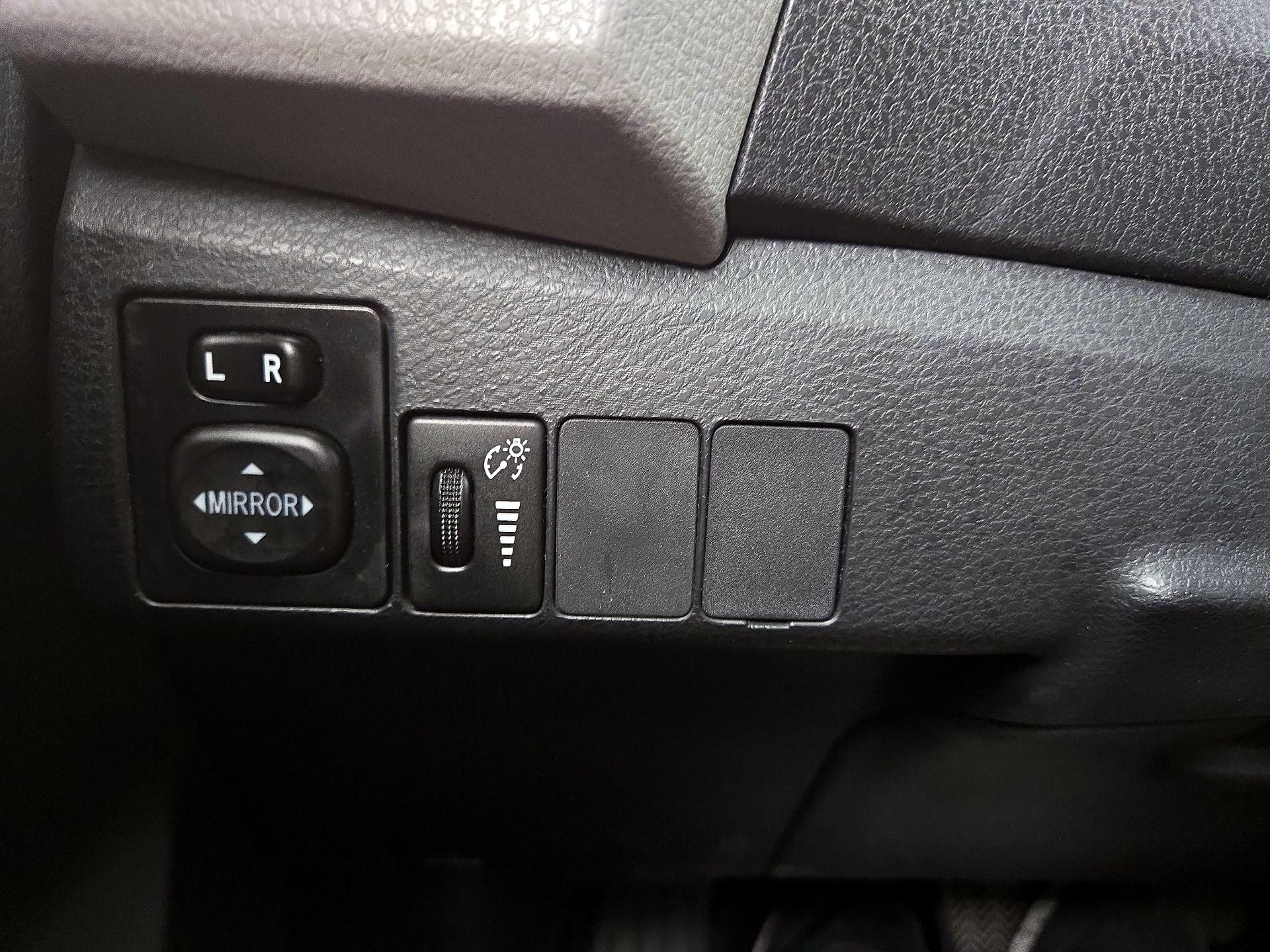 Thumbnail: 2014 Toyota Corolla - 13