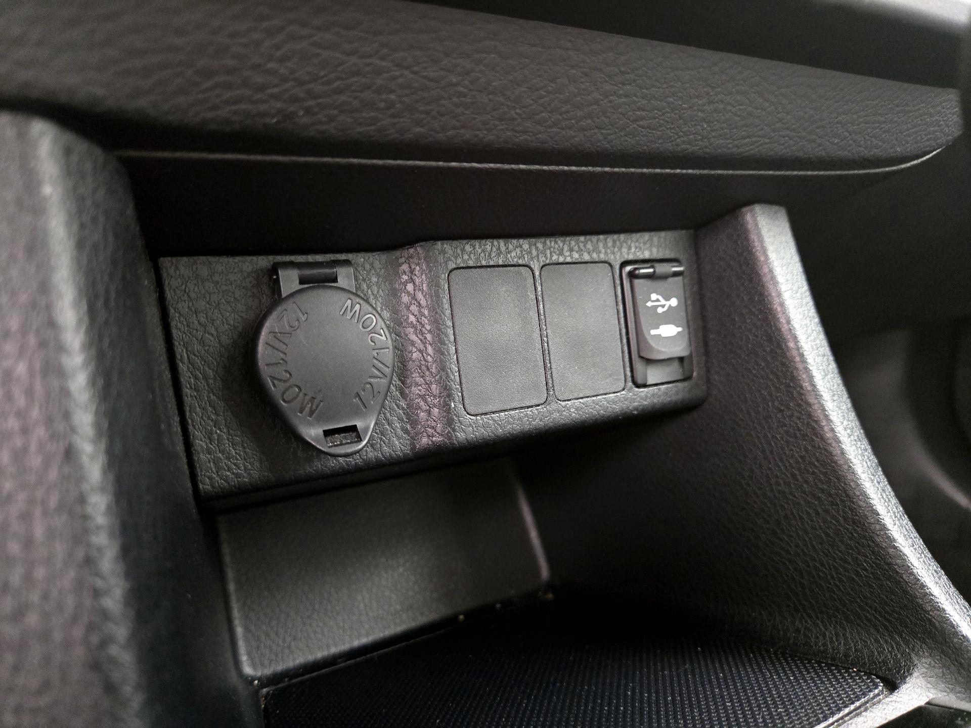 Thumbnail: 2014 Toyota Corolla - 18