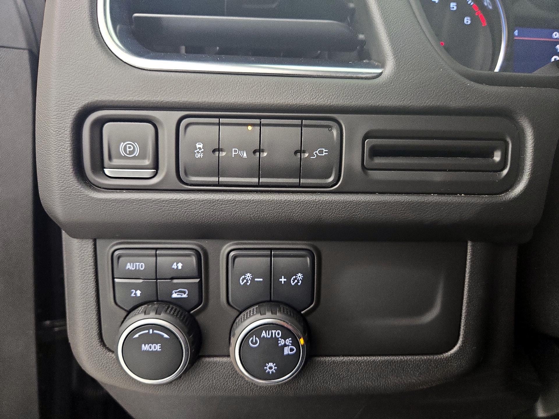 Thumbnail: 2021 Chevrolet Tahoe - 13