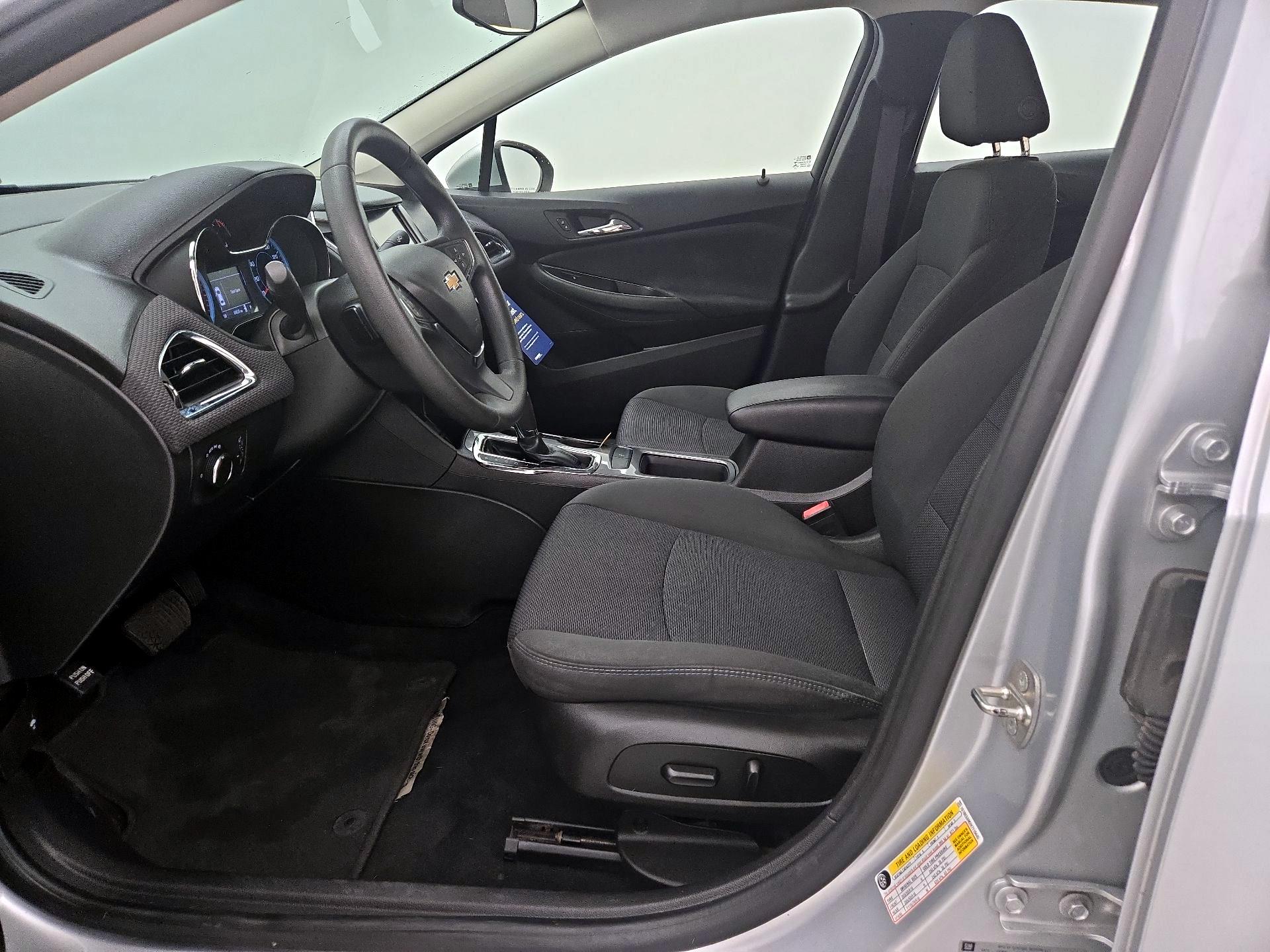 Thumbnail: 2017 Chevrolet Cruze - 11