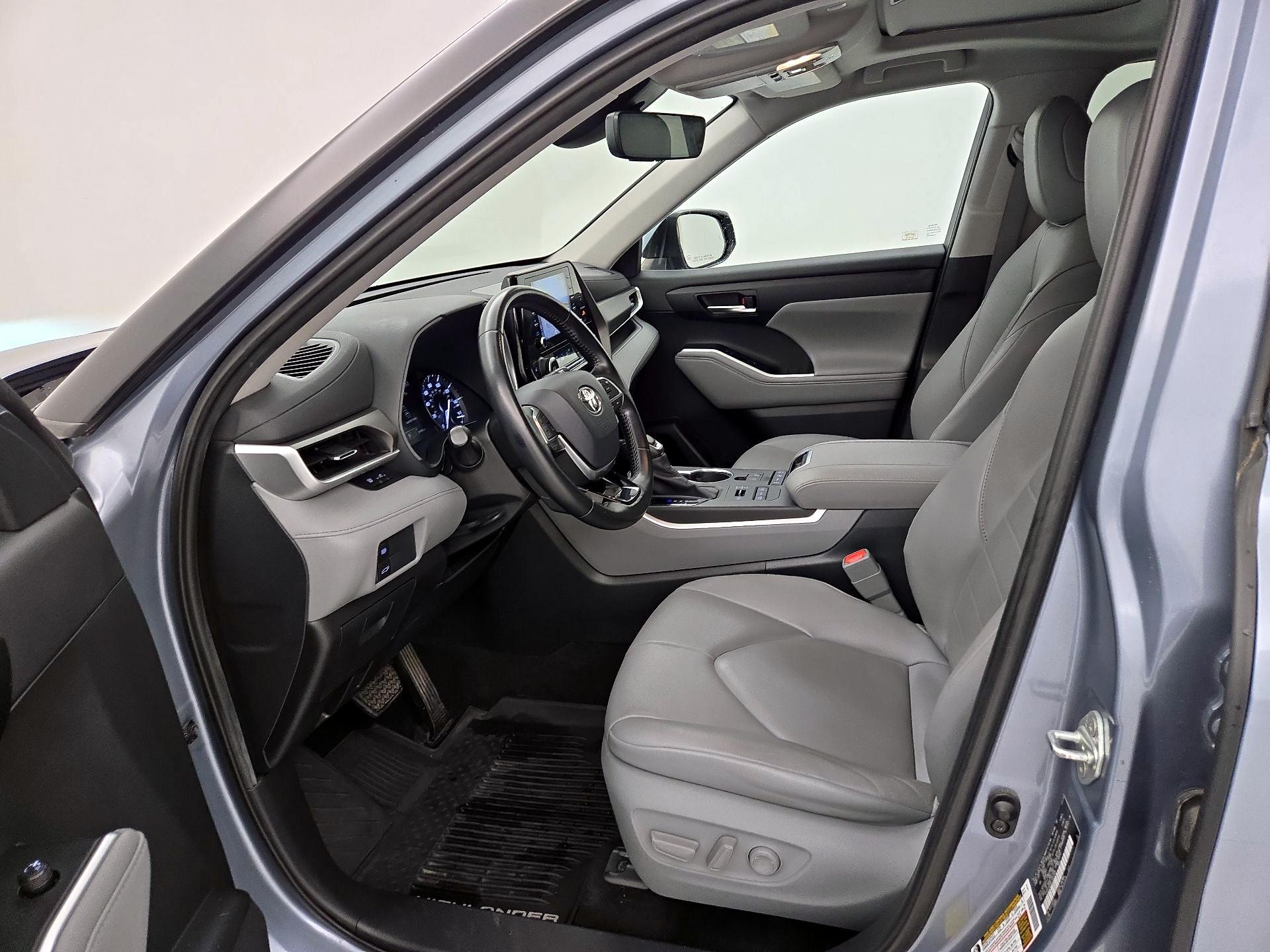 Thumbnail: 2020 Toyota Highlander - 11