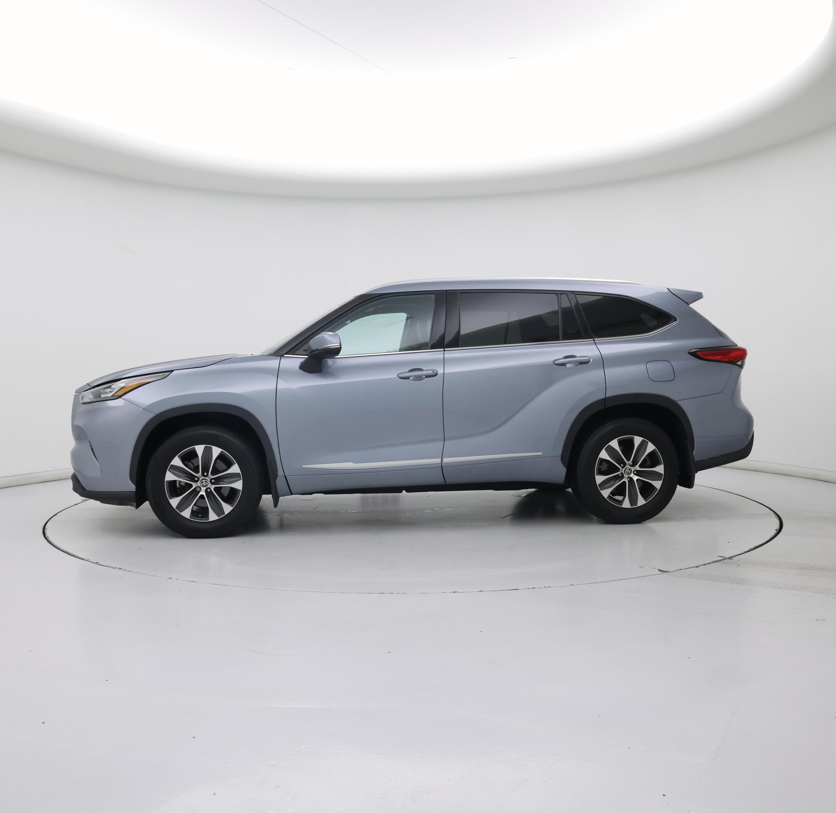Thumbnail: 2020 Toyota Highlander - 3