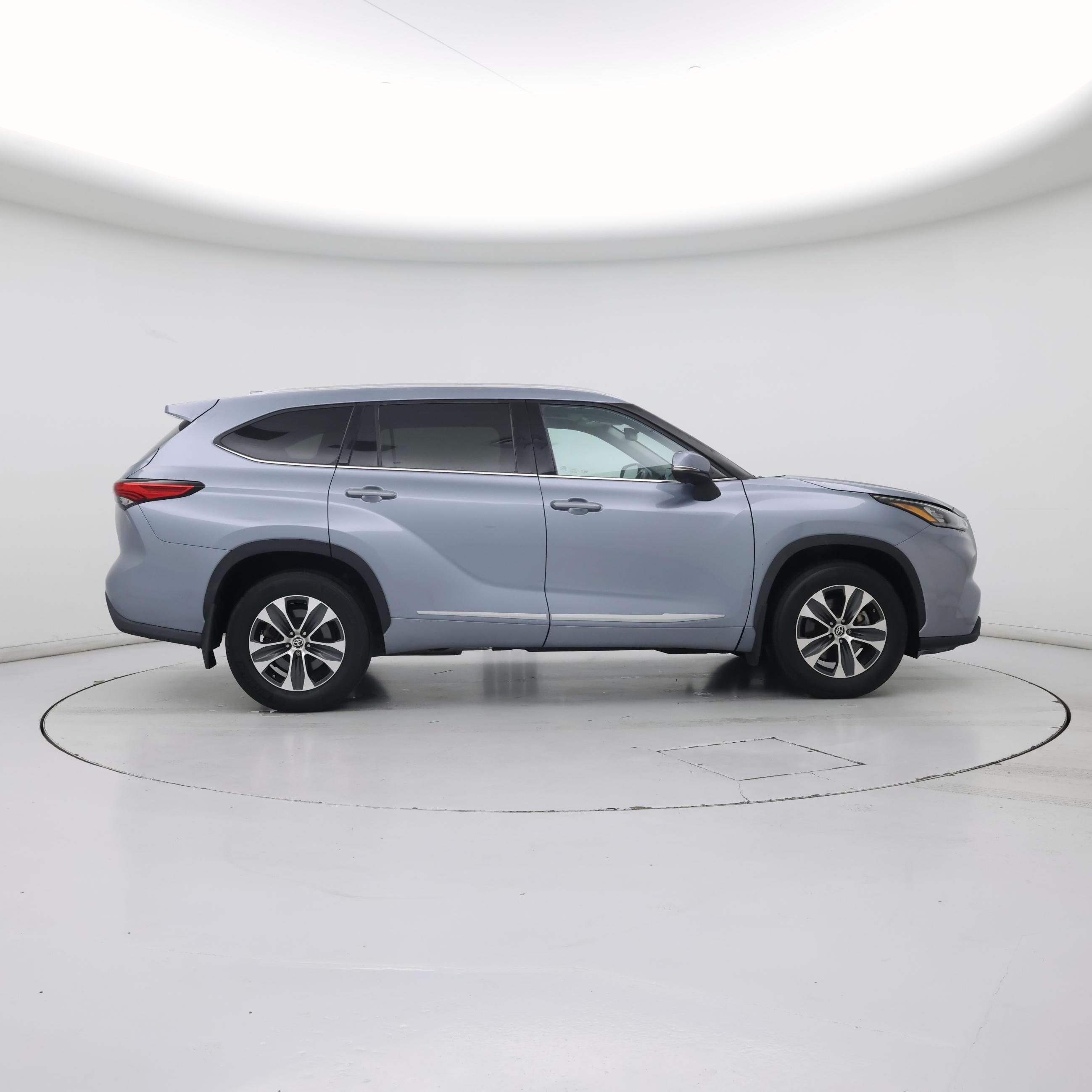Thumbnail: 2020 Toyota Highlander - 7