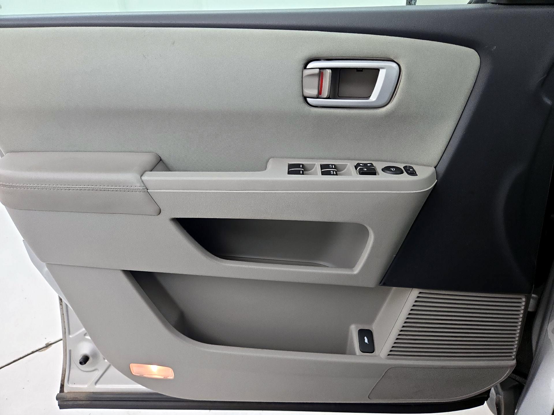 Thumbnail: 2015 Honda Pilot - 12