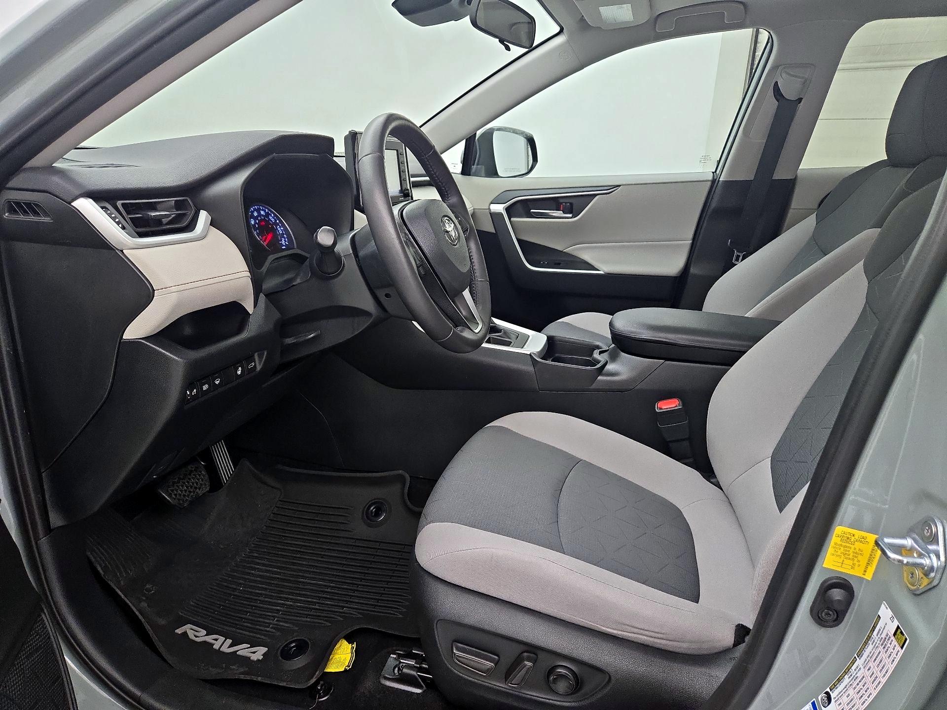 Thumbnail: 2020 Toyota RAV4 - 11