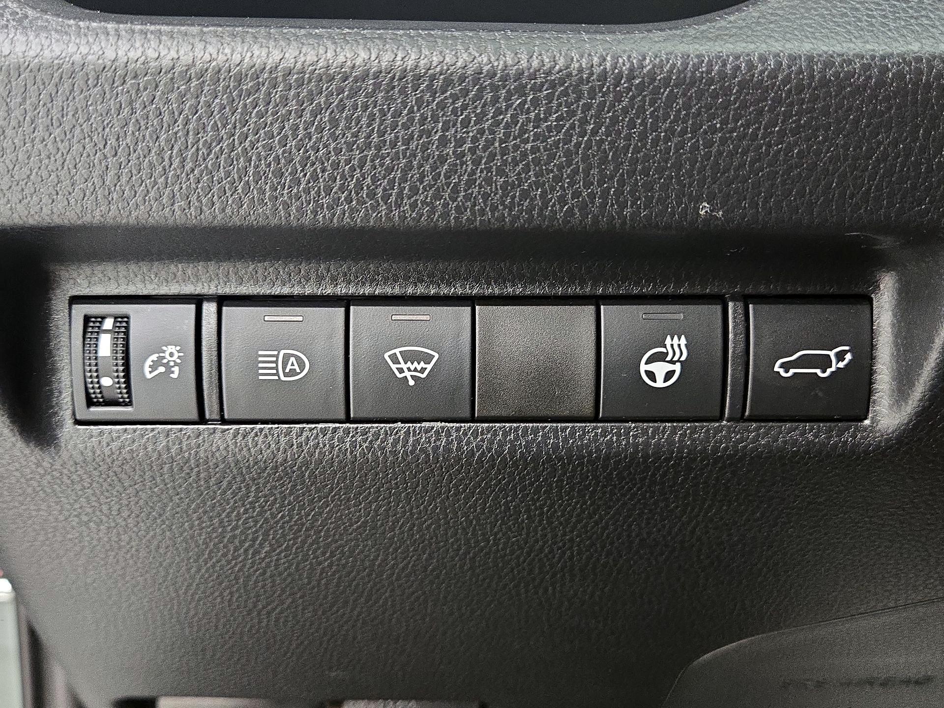 Thumbnail: 2020 Toyota RAV4 - 13