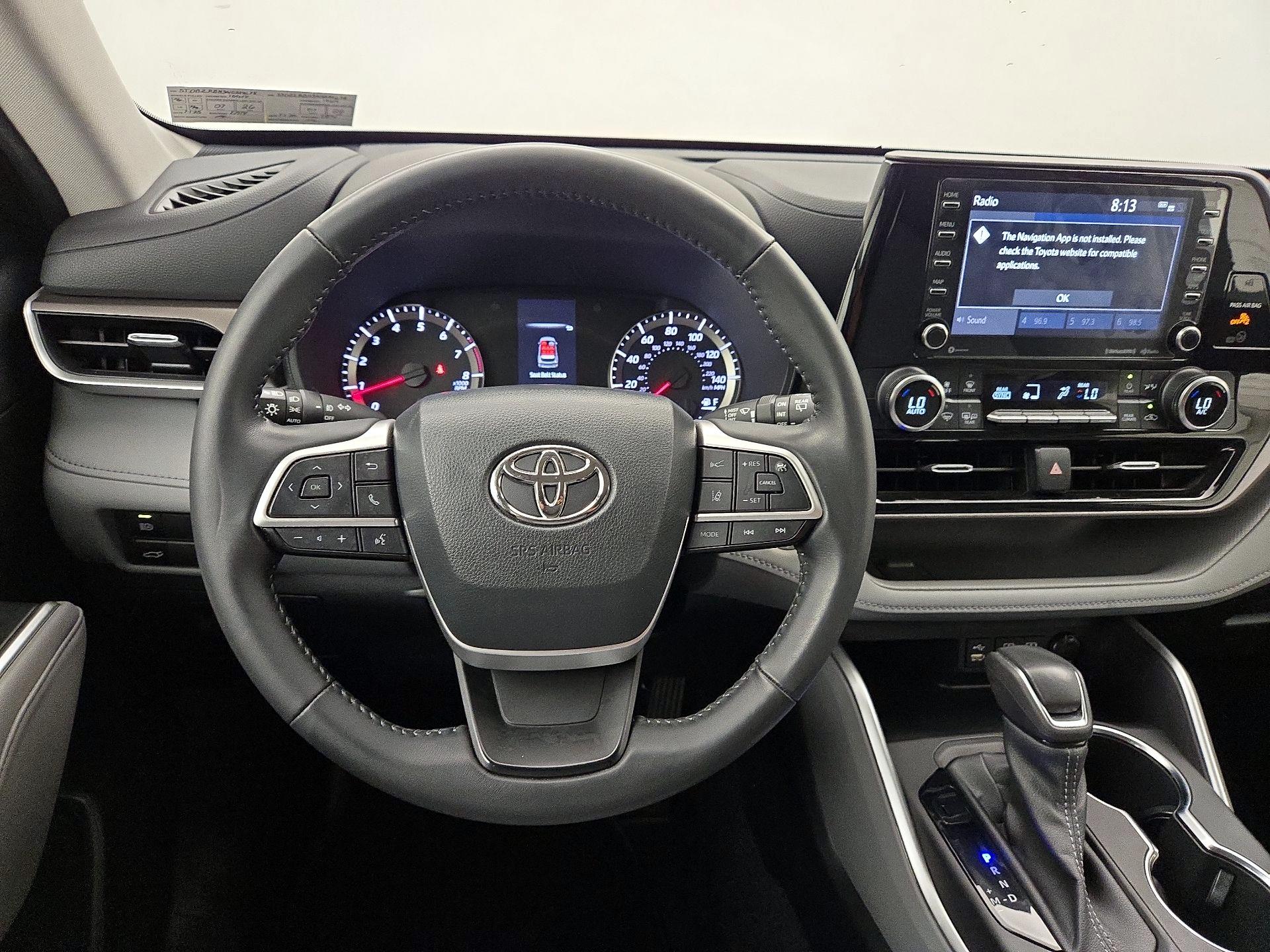 Thumbnail: 2022 Toyota Highlander - 10
