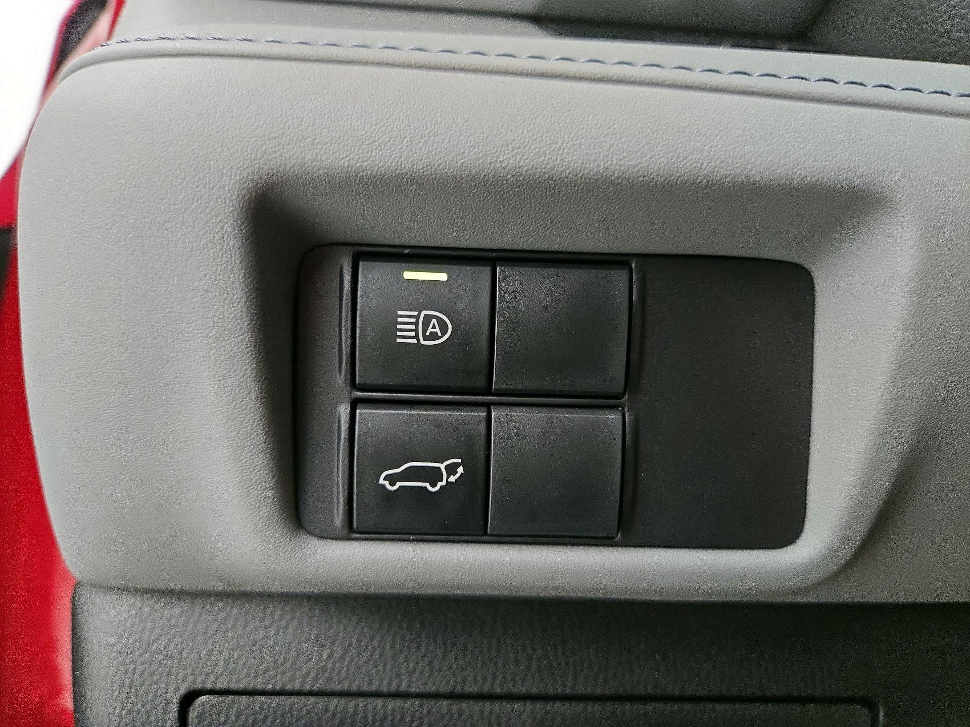 Thumbnail: 2022 Toyota Highlander - 13