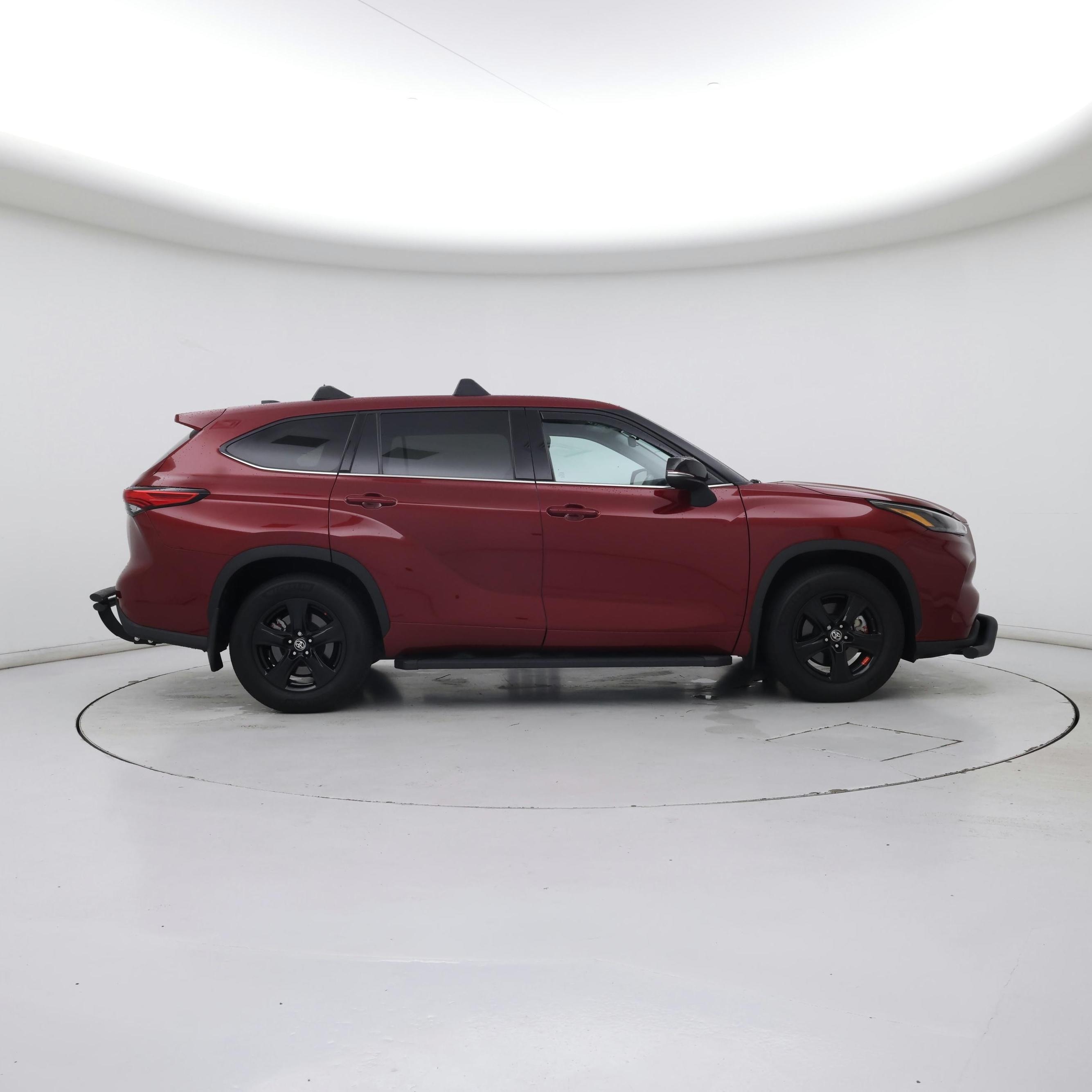 Thumbnail: 2022 Toyota Highlander - 7