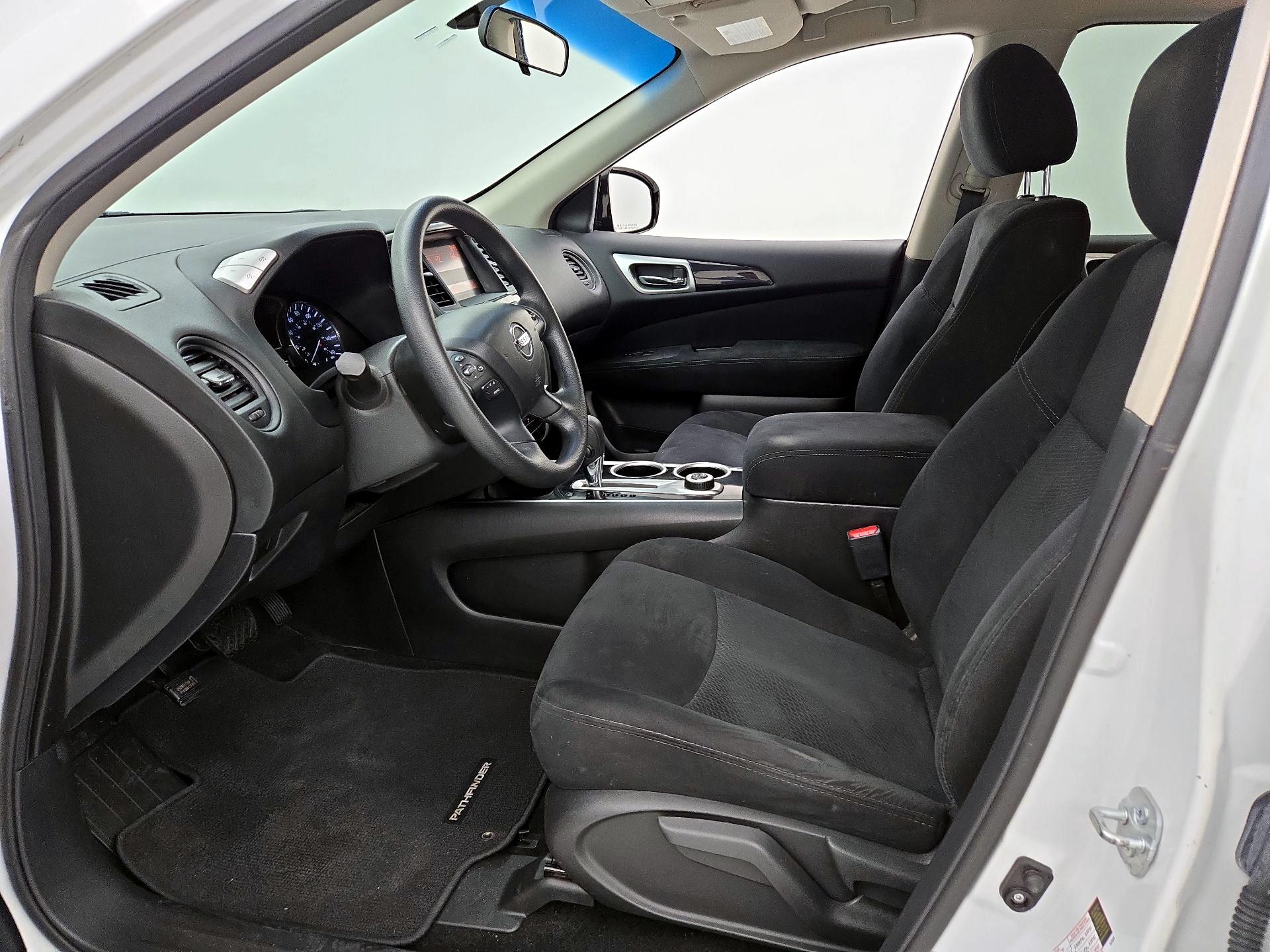 Thumbnail: 2015 Nissan Pathfinder - 11
