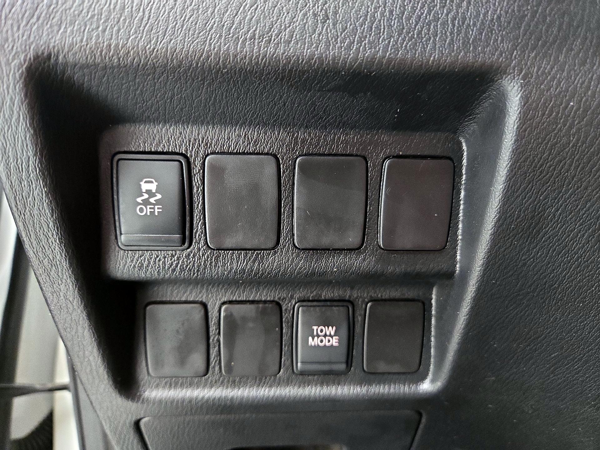 Thumbnail: 2015 Nissan Pathfinder - 13