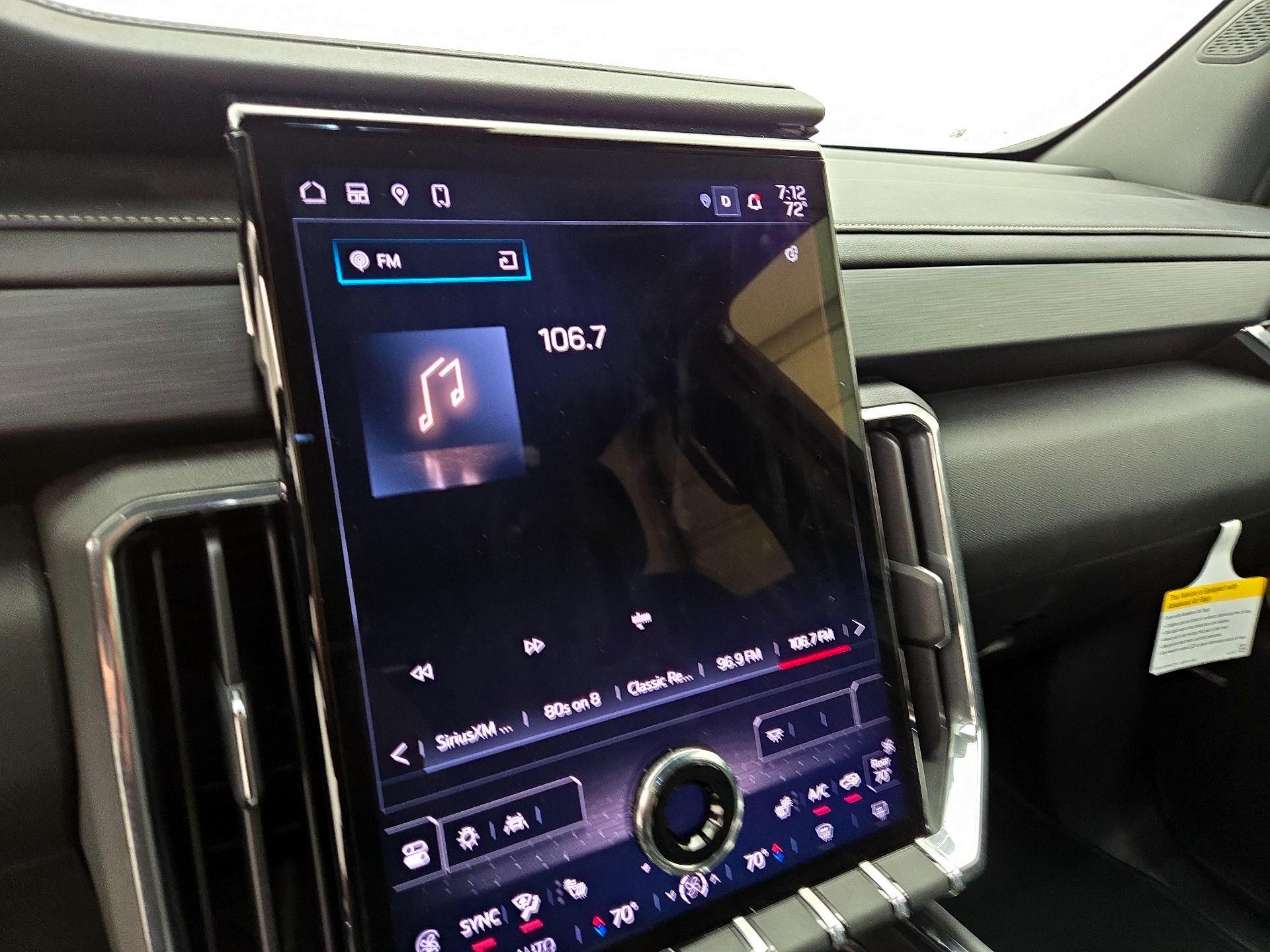 Thumbnail: 2024 GMC Acadia - 16