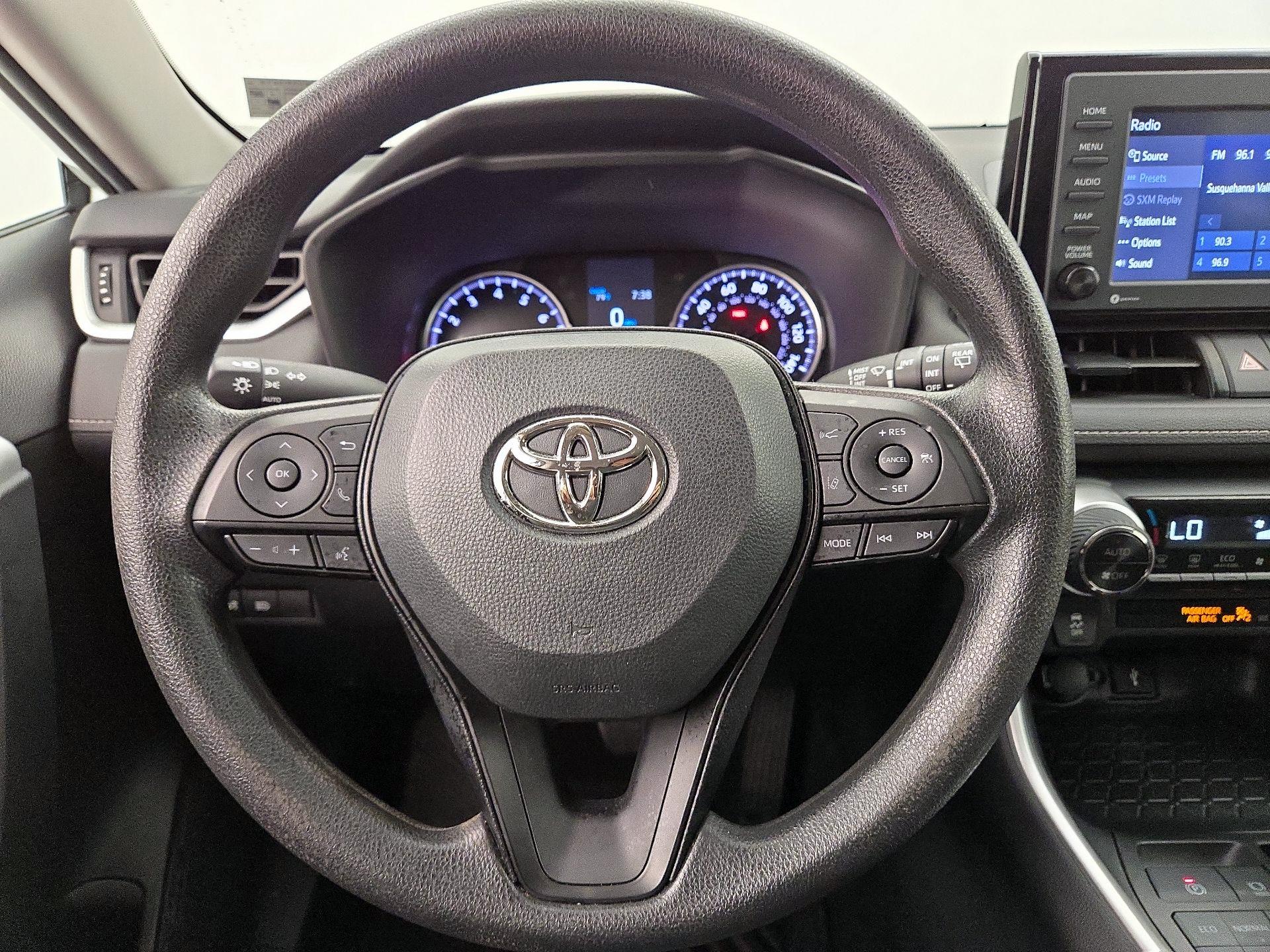 Thumbnail: 2022 Toyota RAV4 - 10