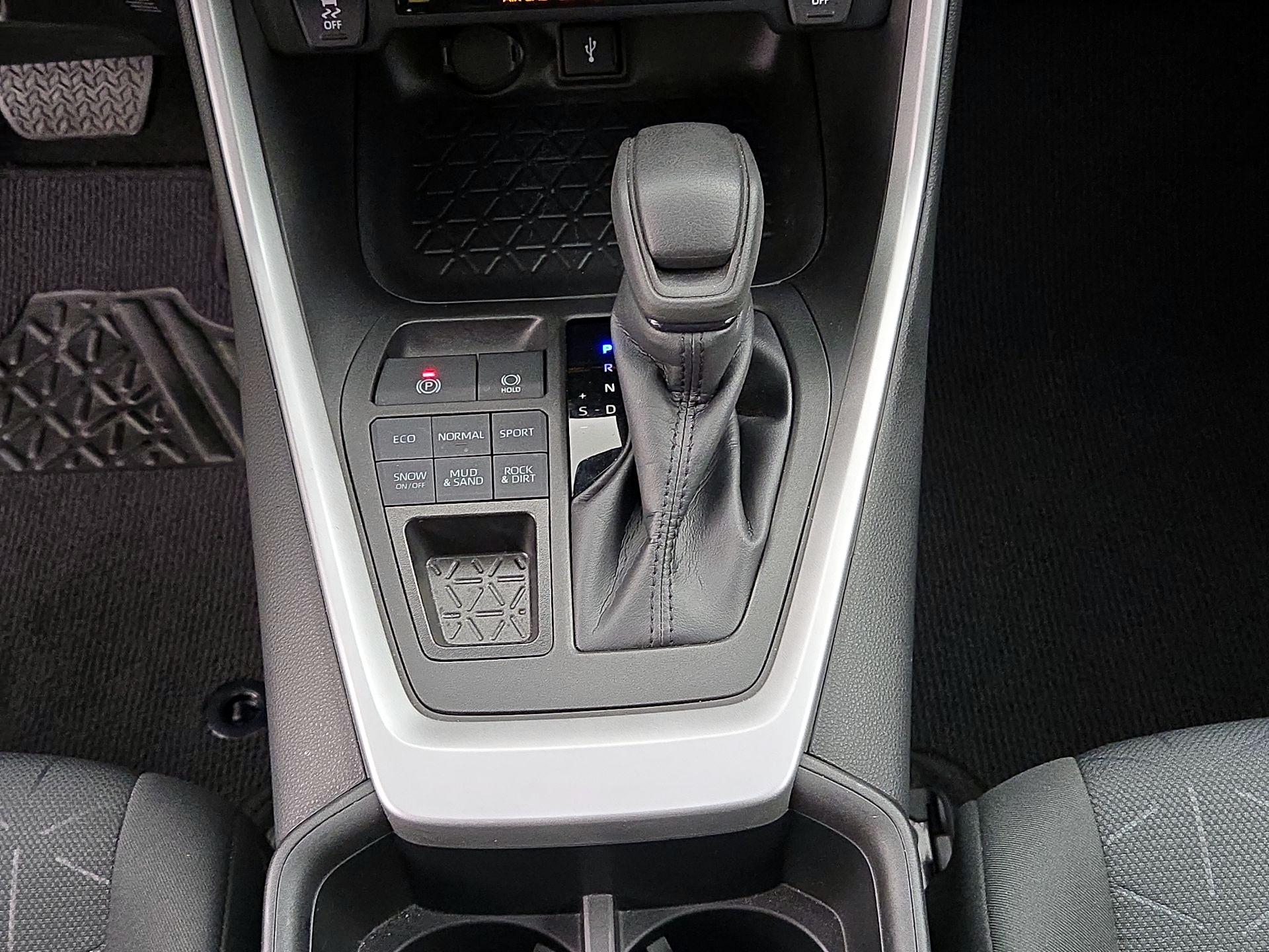 Thumbnail: 2022 Toyota RAV4 - 16