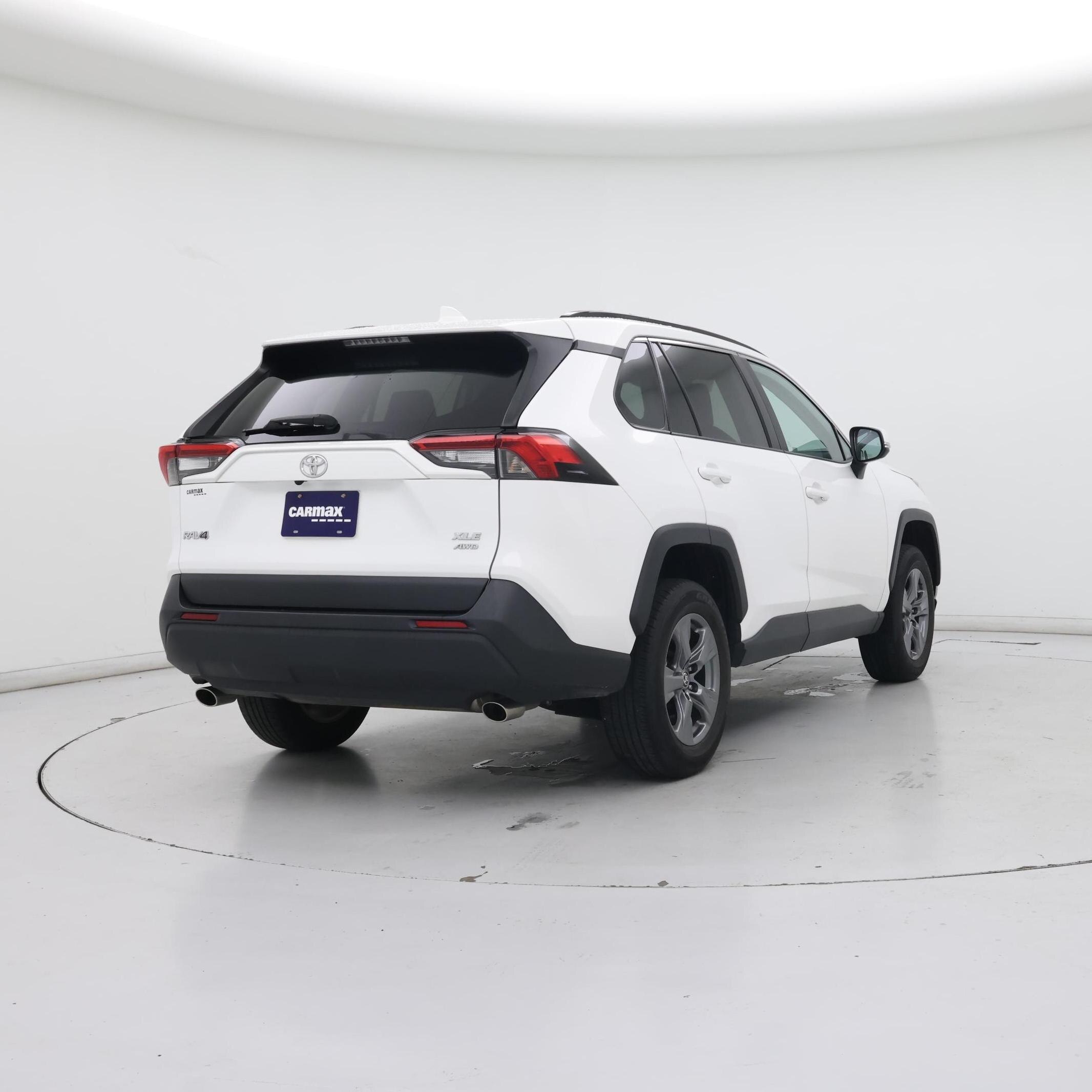 Thumbnail: 2022 Toyota RAV4 - 8