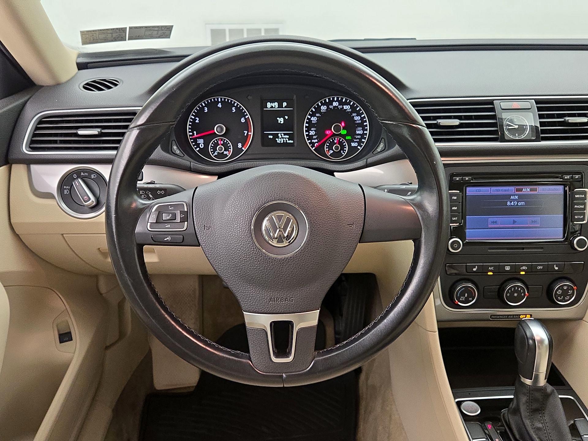 Thumbnail: 2015 Volkswagen Passat - 10