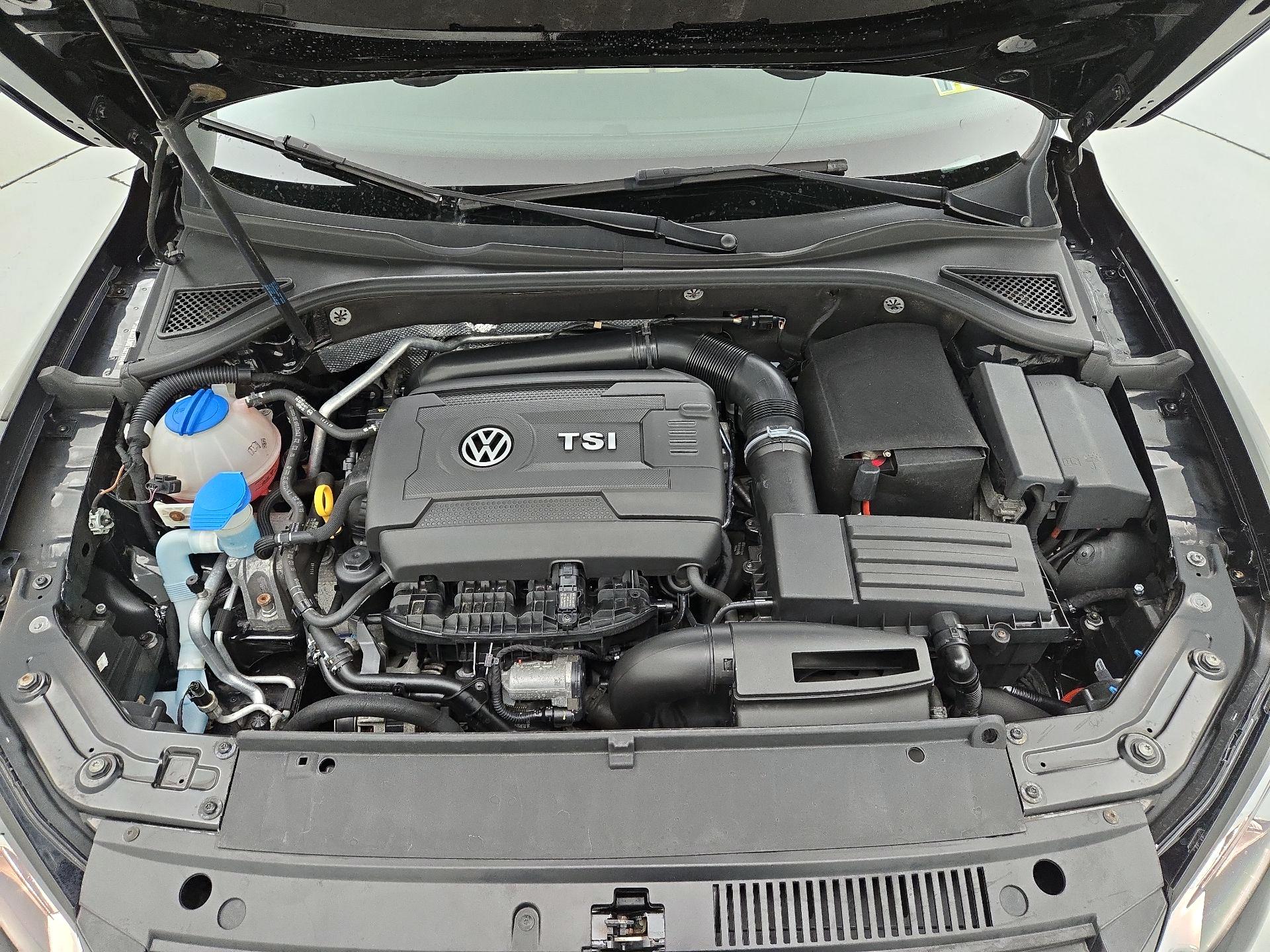 Thumbnail: 2015 Volkswagen Passat - 20