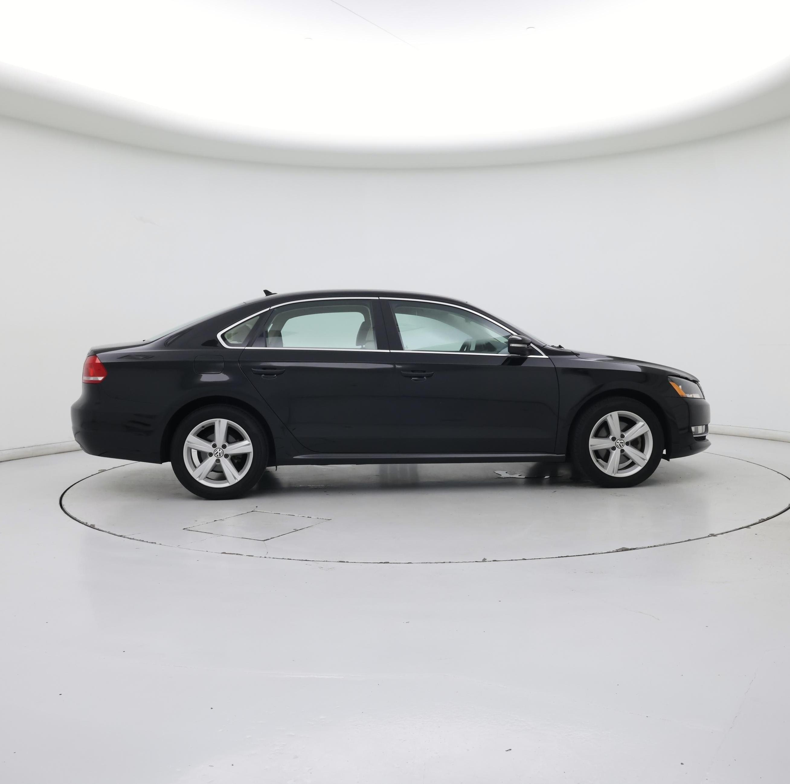 Thumbnail: 2015 Volkswagen Passat - 7