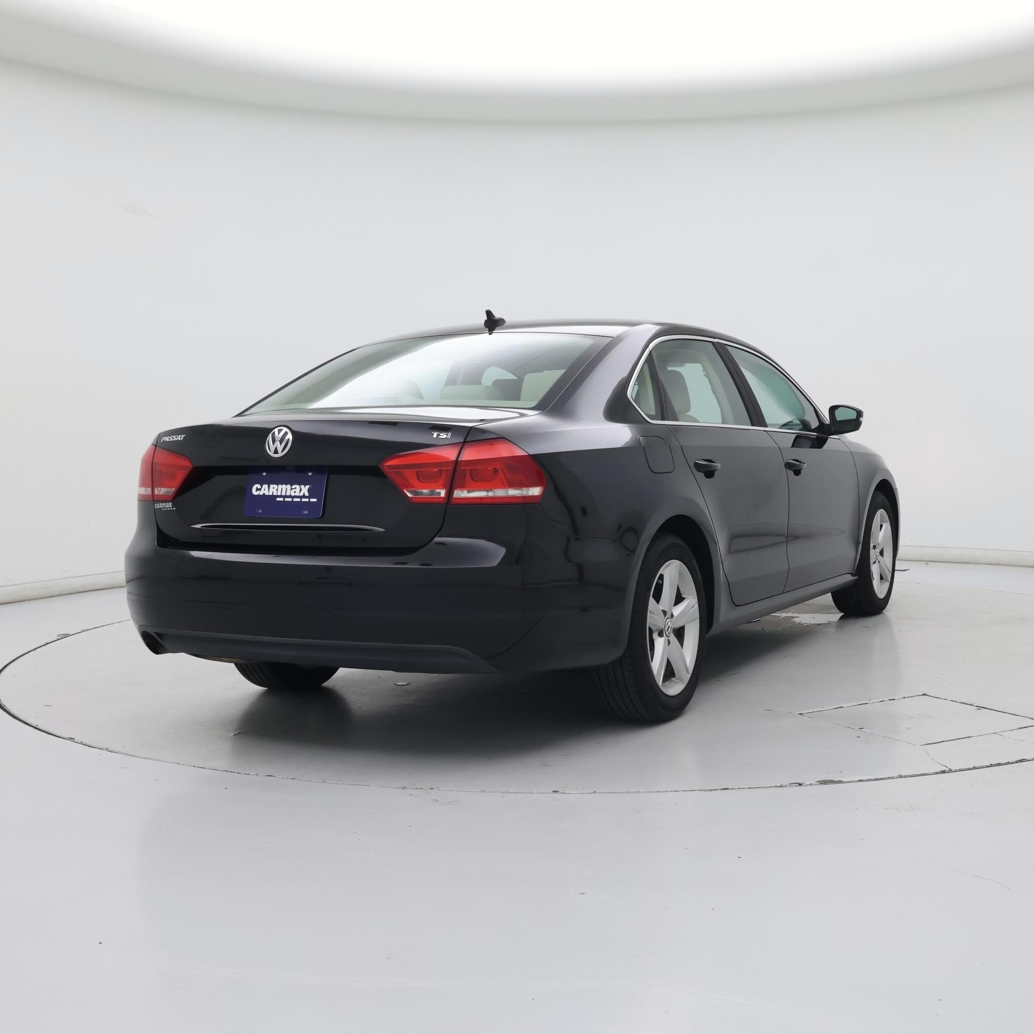 Thumbnail: 2015 Volkswagen Passat - 8